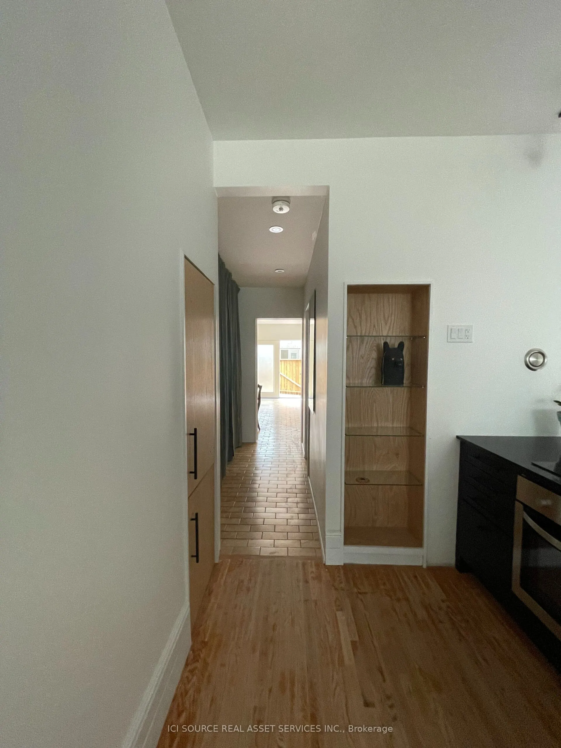 60 Beverley Street #2
