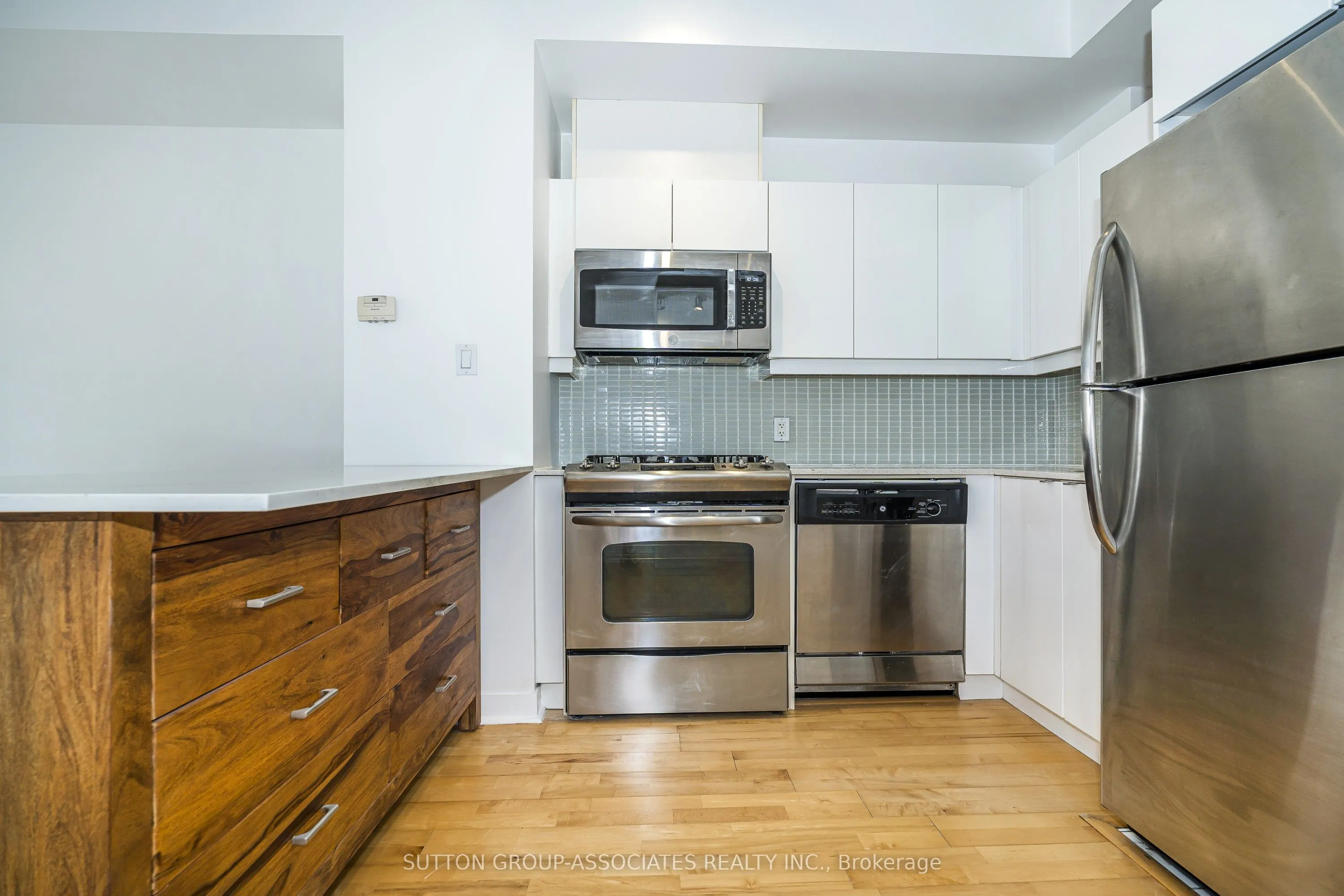 127 Queen Street E #405