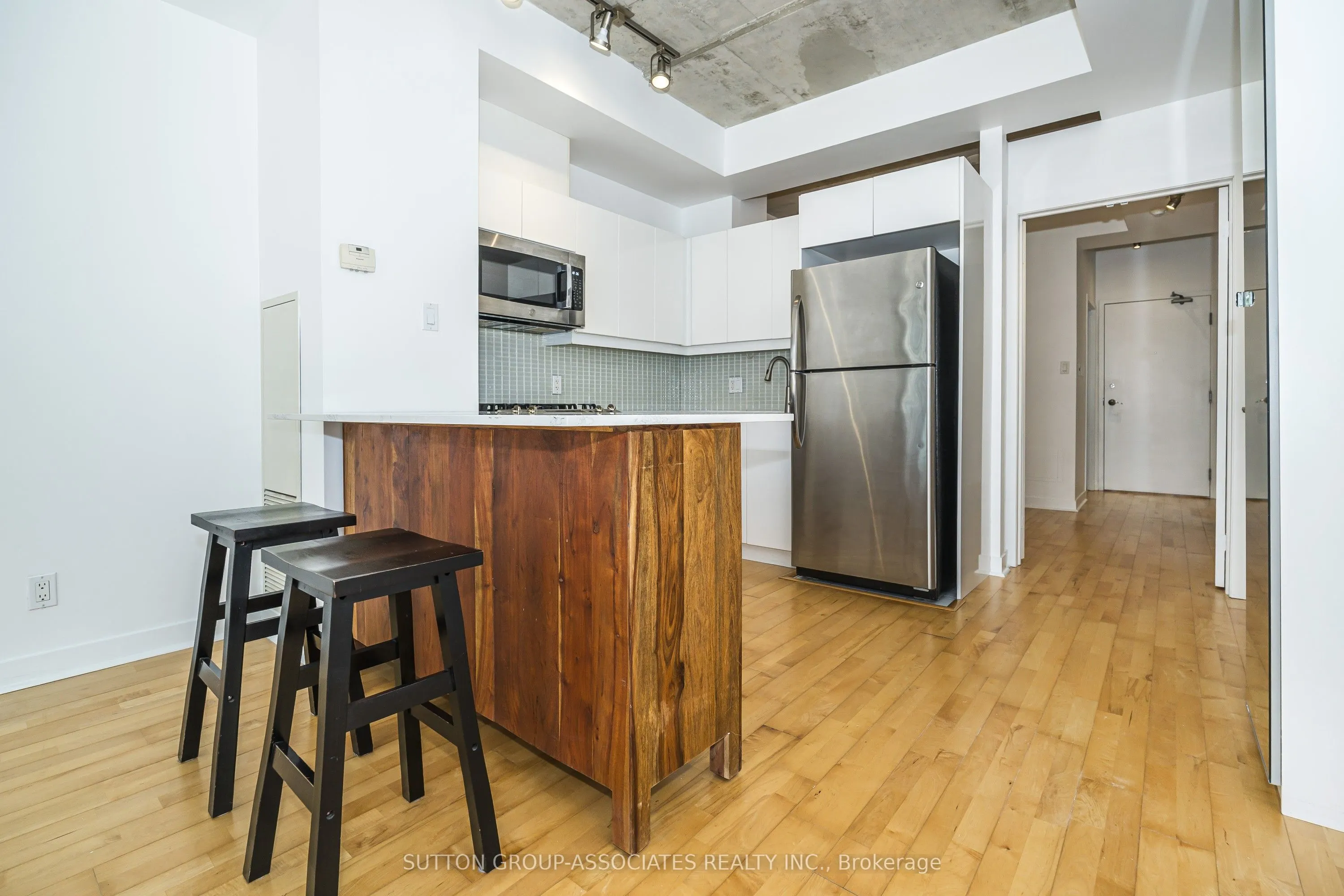 127 Queen Street E #405