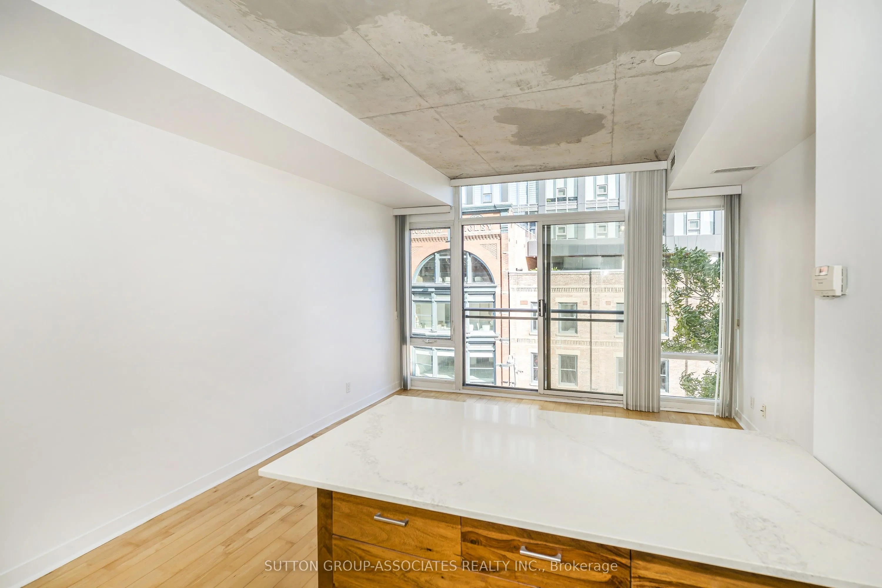 127 Queen Street E #405
