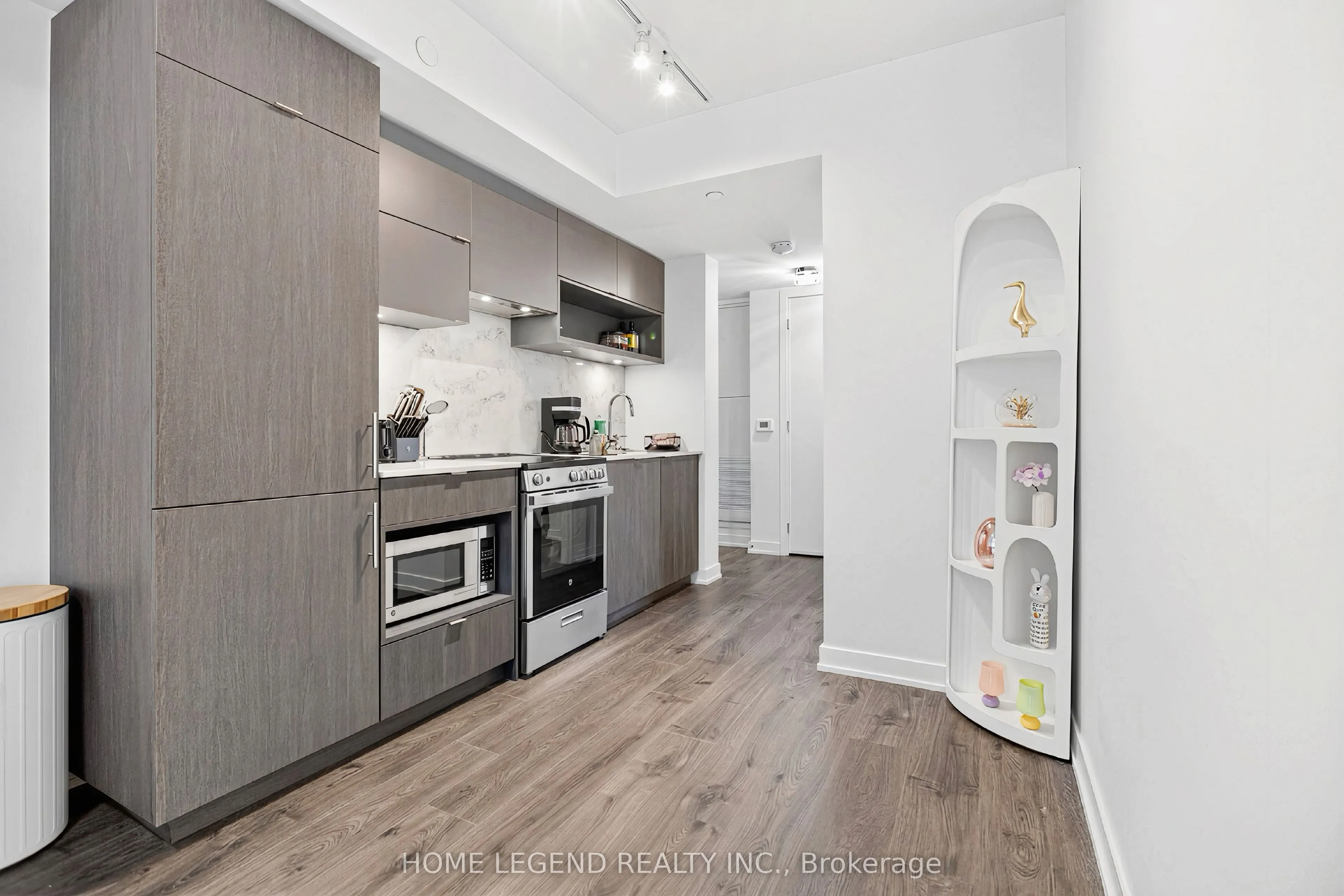 100 Queen Street E #1106