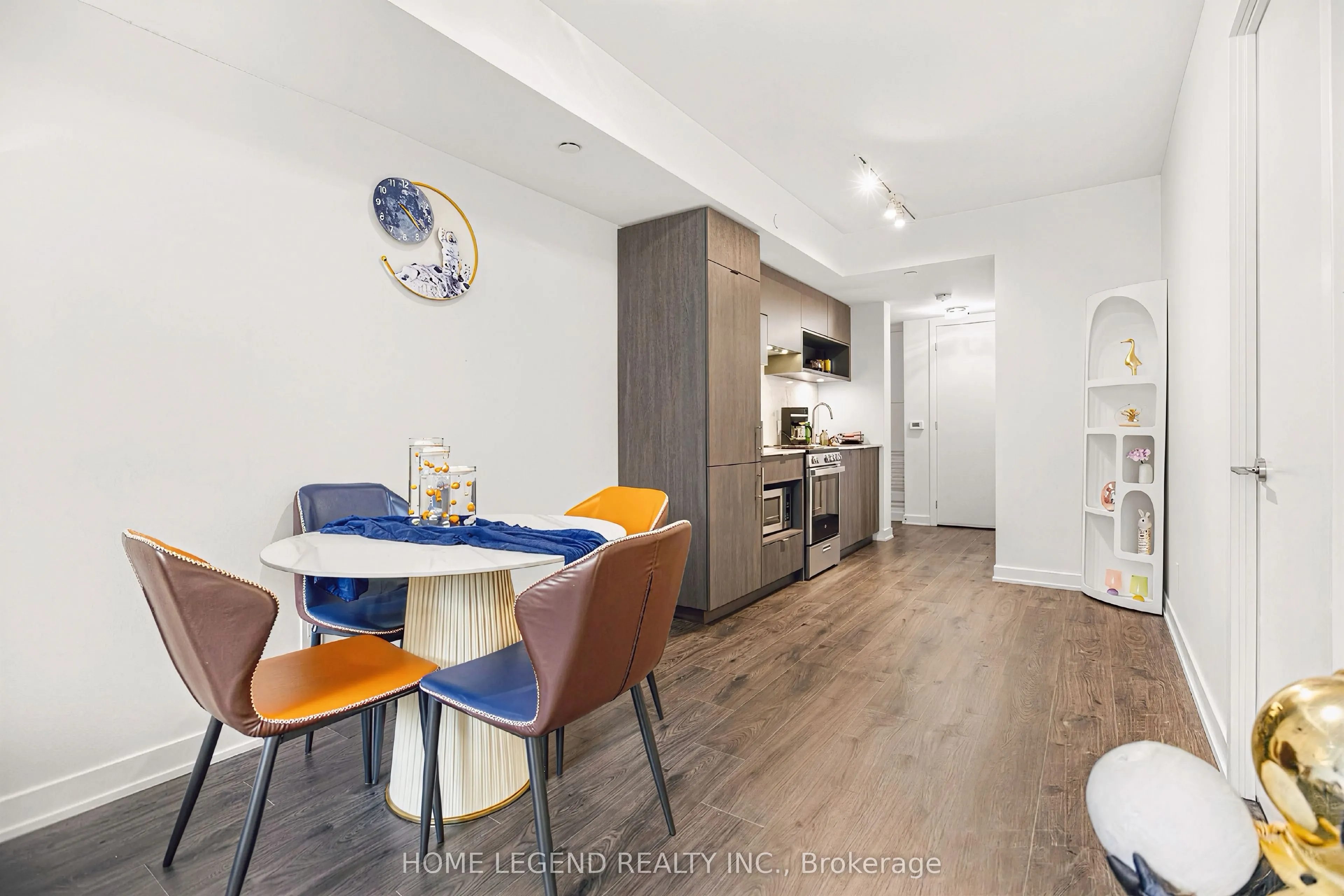 100 Queen Street E #1106