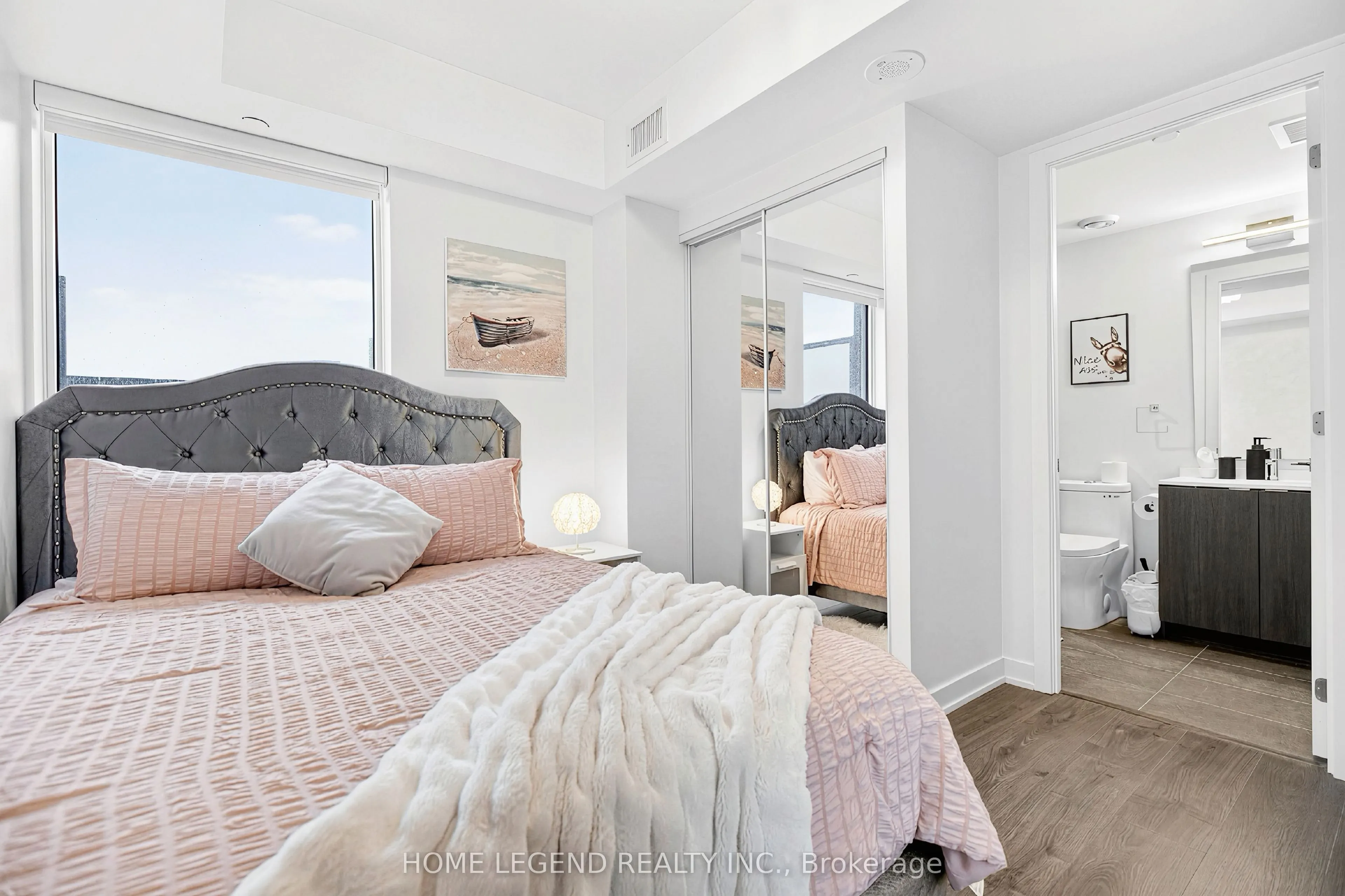 100 Queen Street E #1106