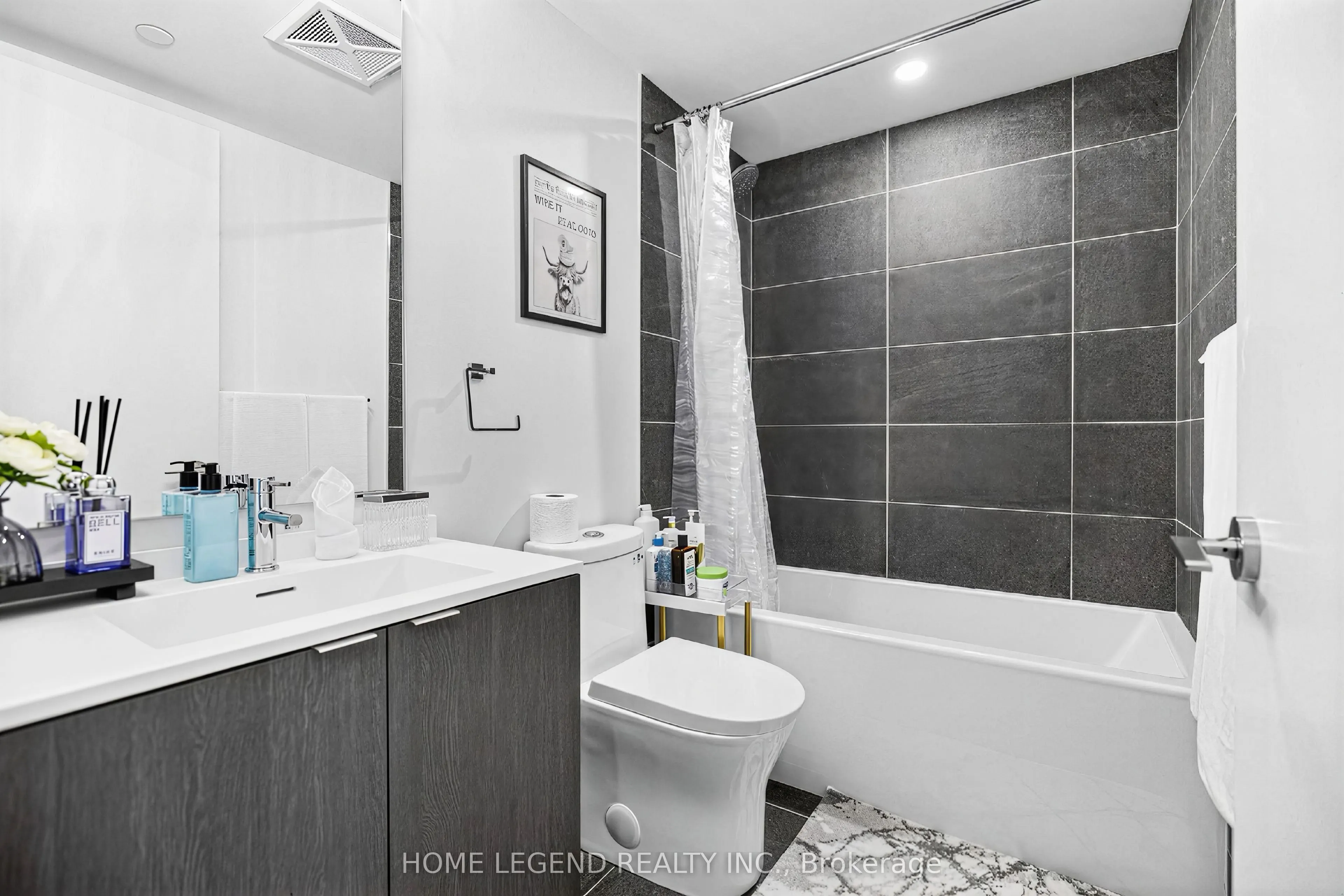 100 Queen Street E #1106