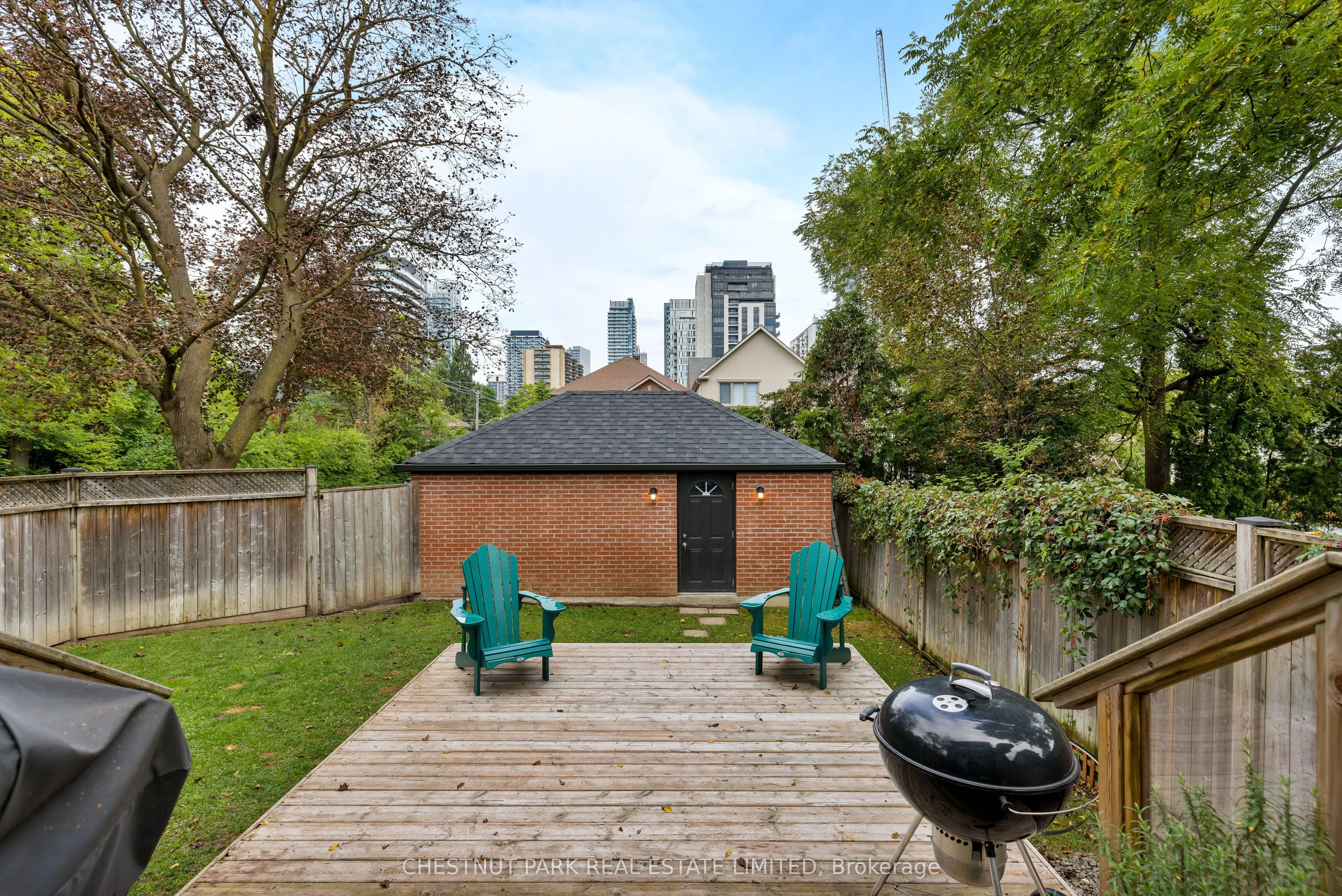 128 Manor Road E