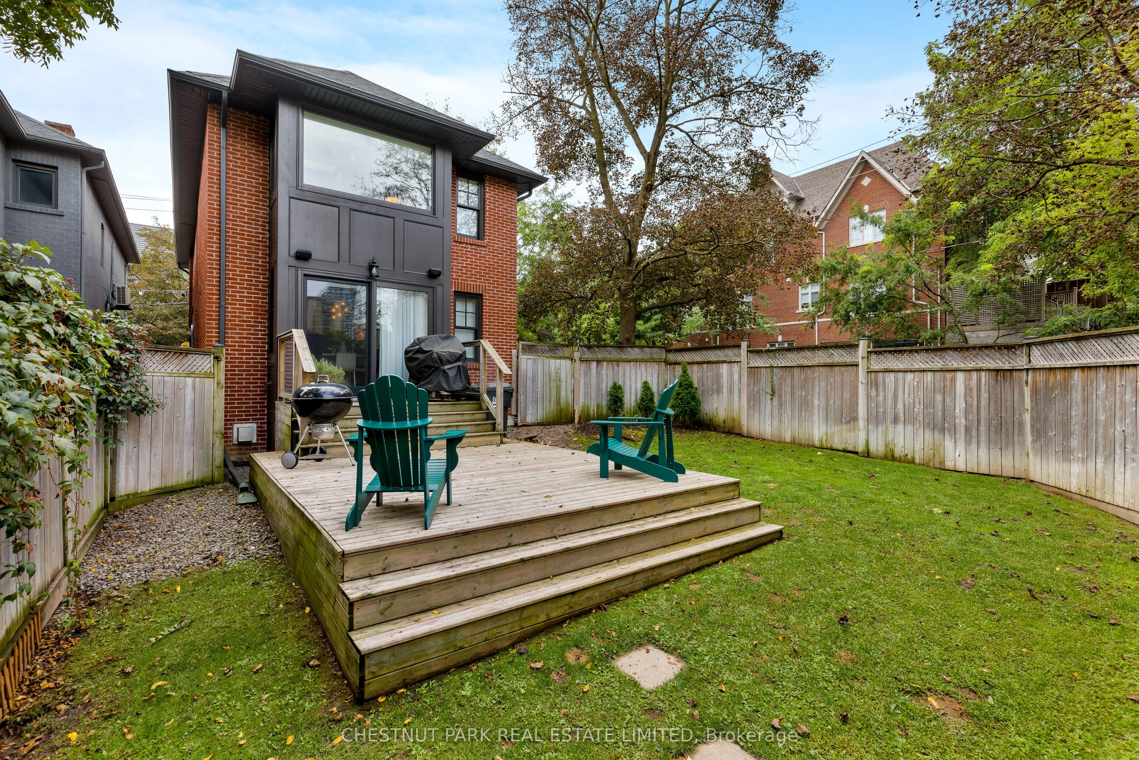 128 Manor Road E