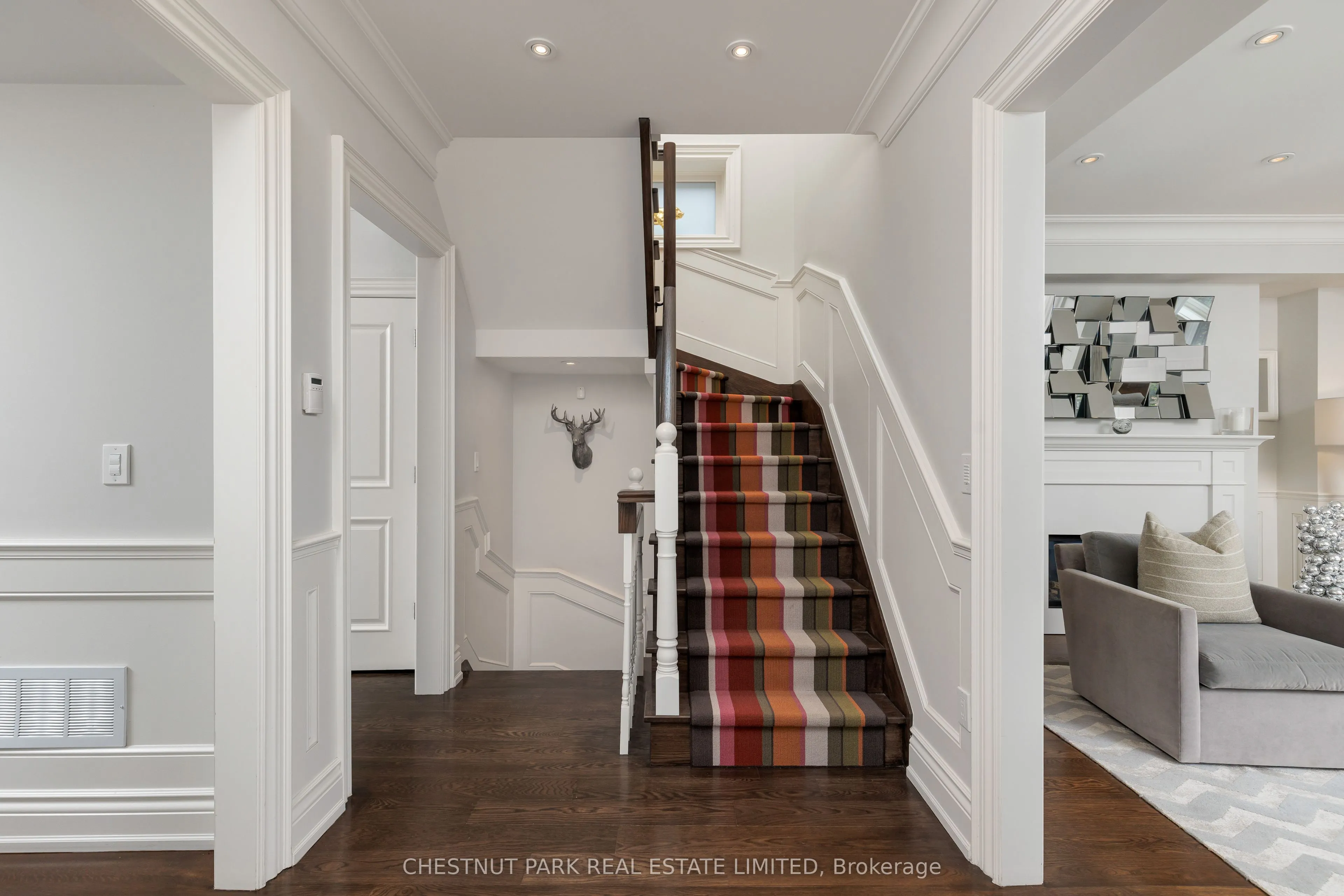 128 Manor Road E