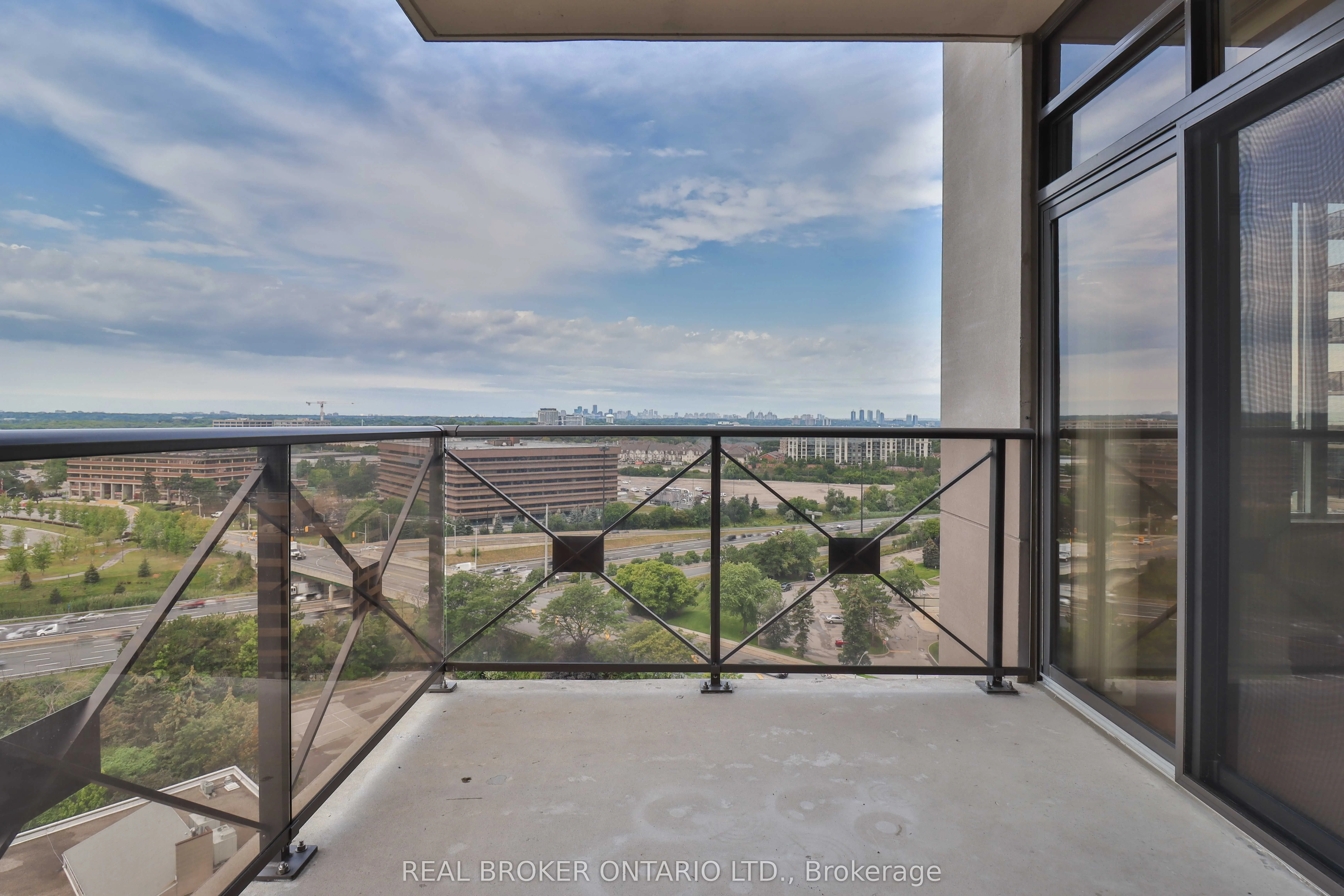 135 Wynford Drive #1505