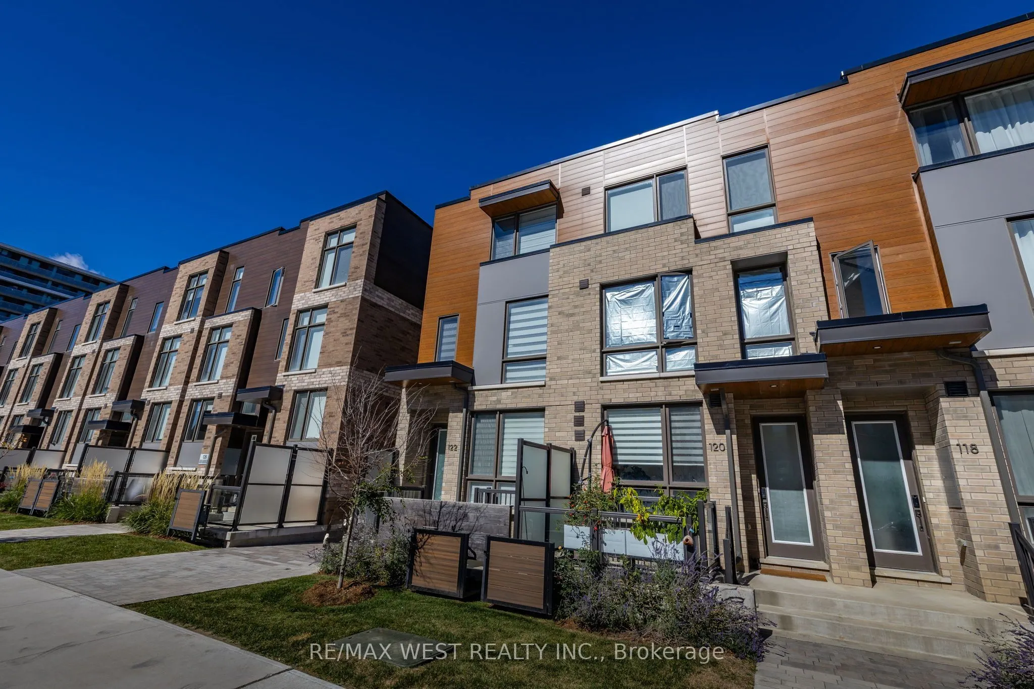 122 Green Gardens Boulevard