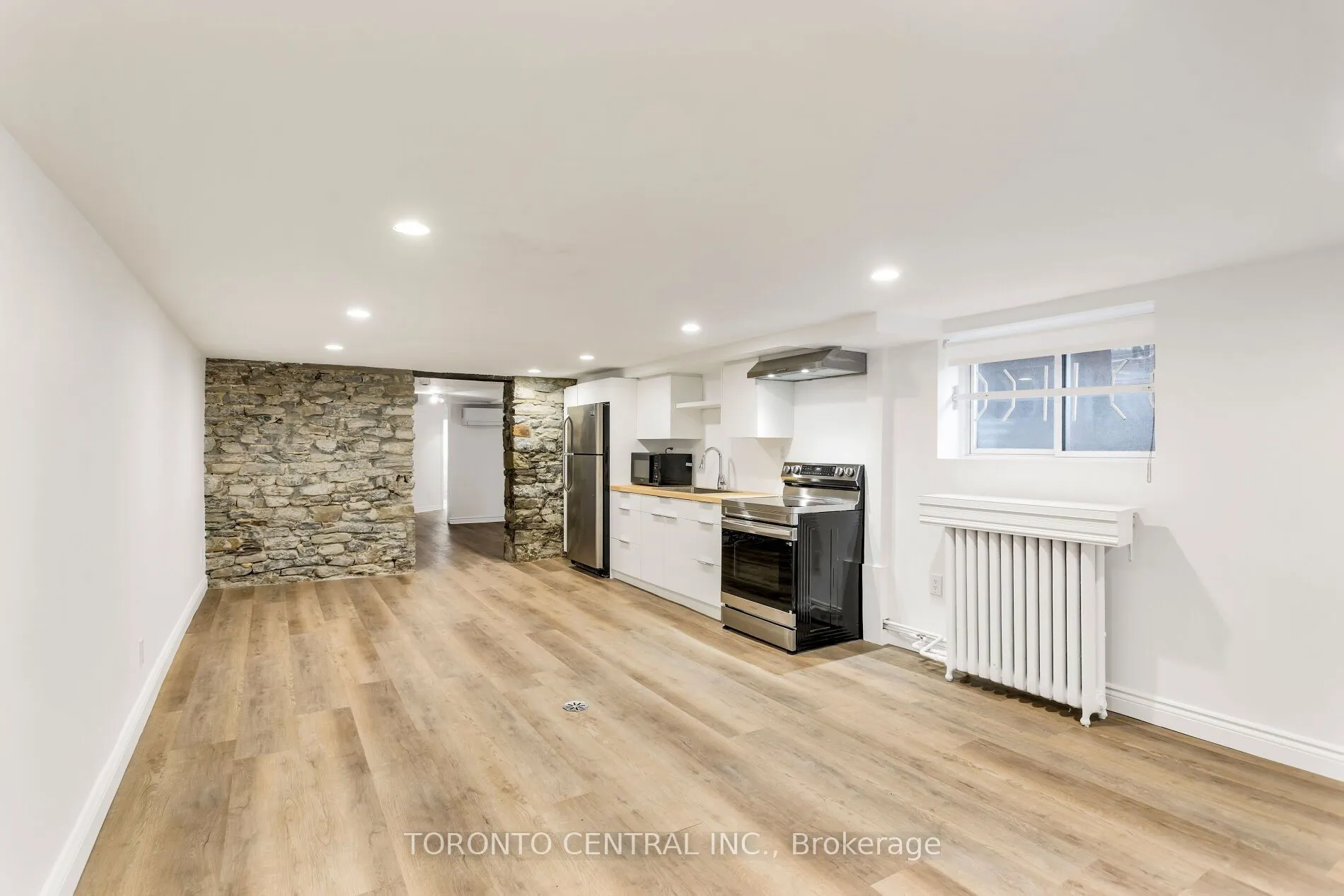24 Manning Avenue