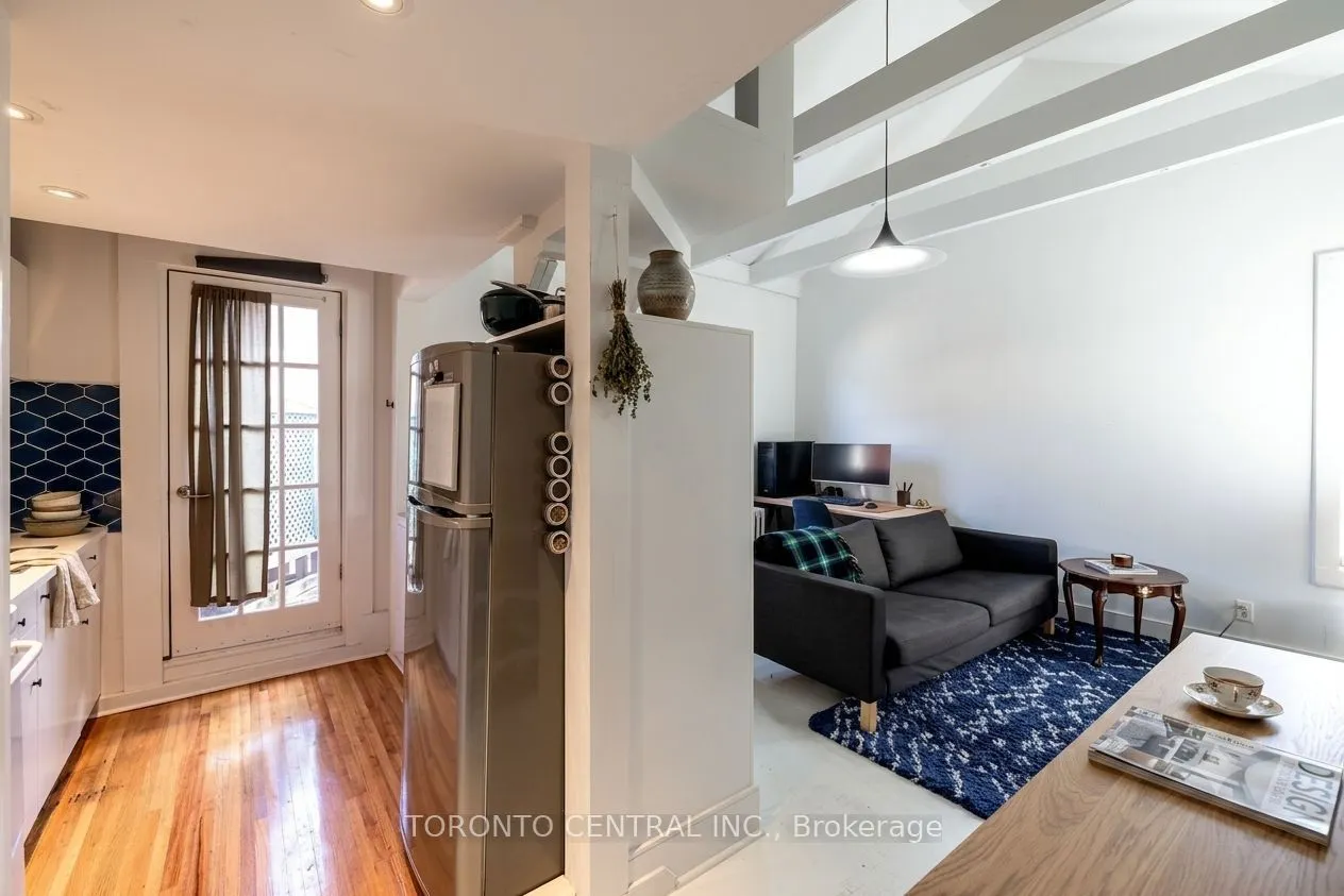 24 Manning Avenue