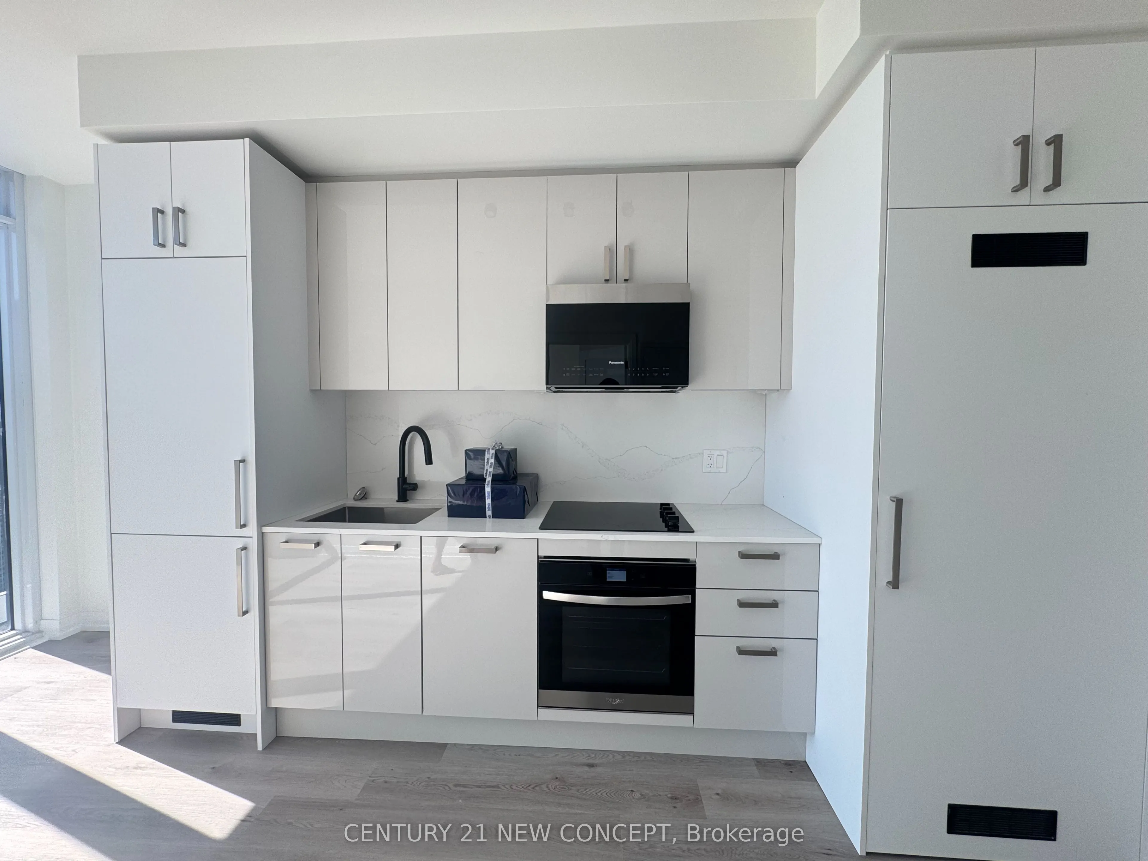 280 Dundas Street W #PH07