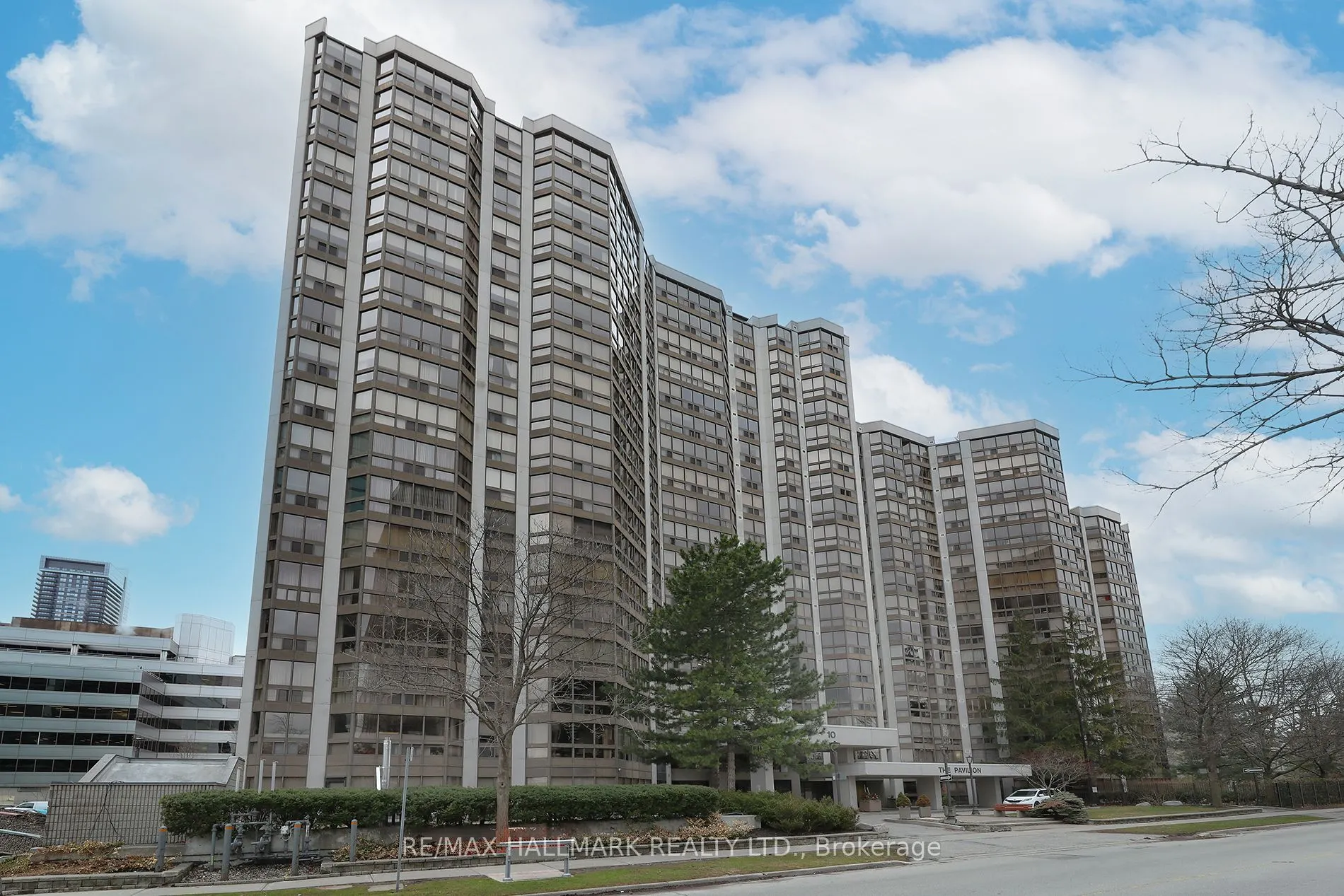 10 Kenneth Avenue #1704