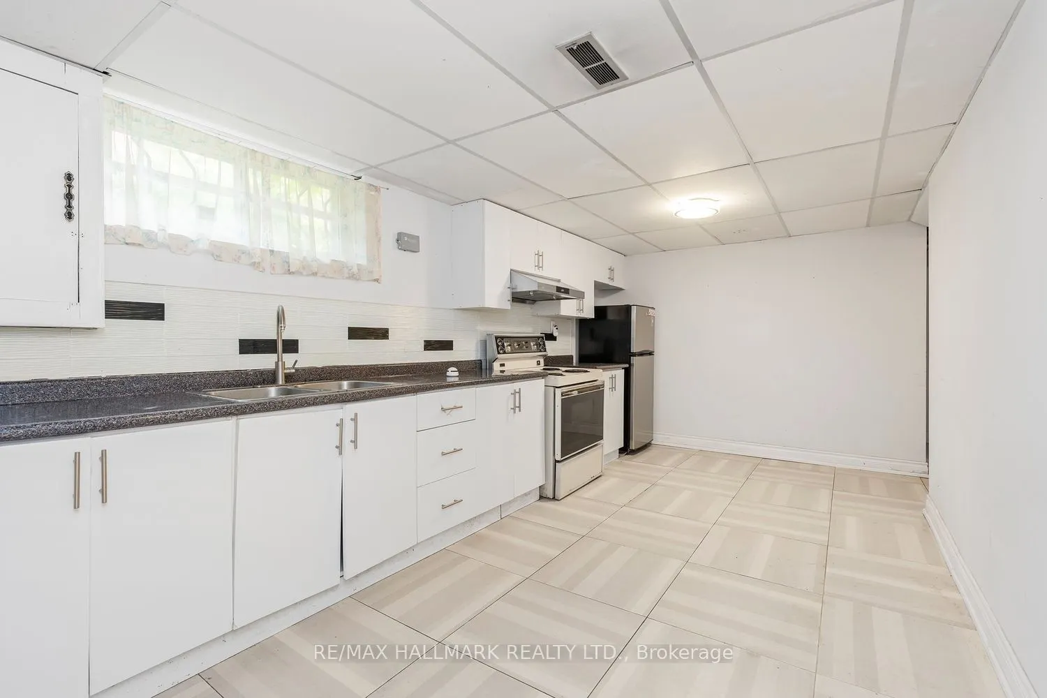 3 Pindar Crescent