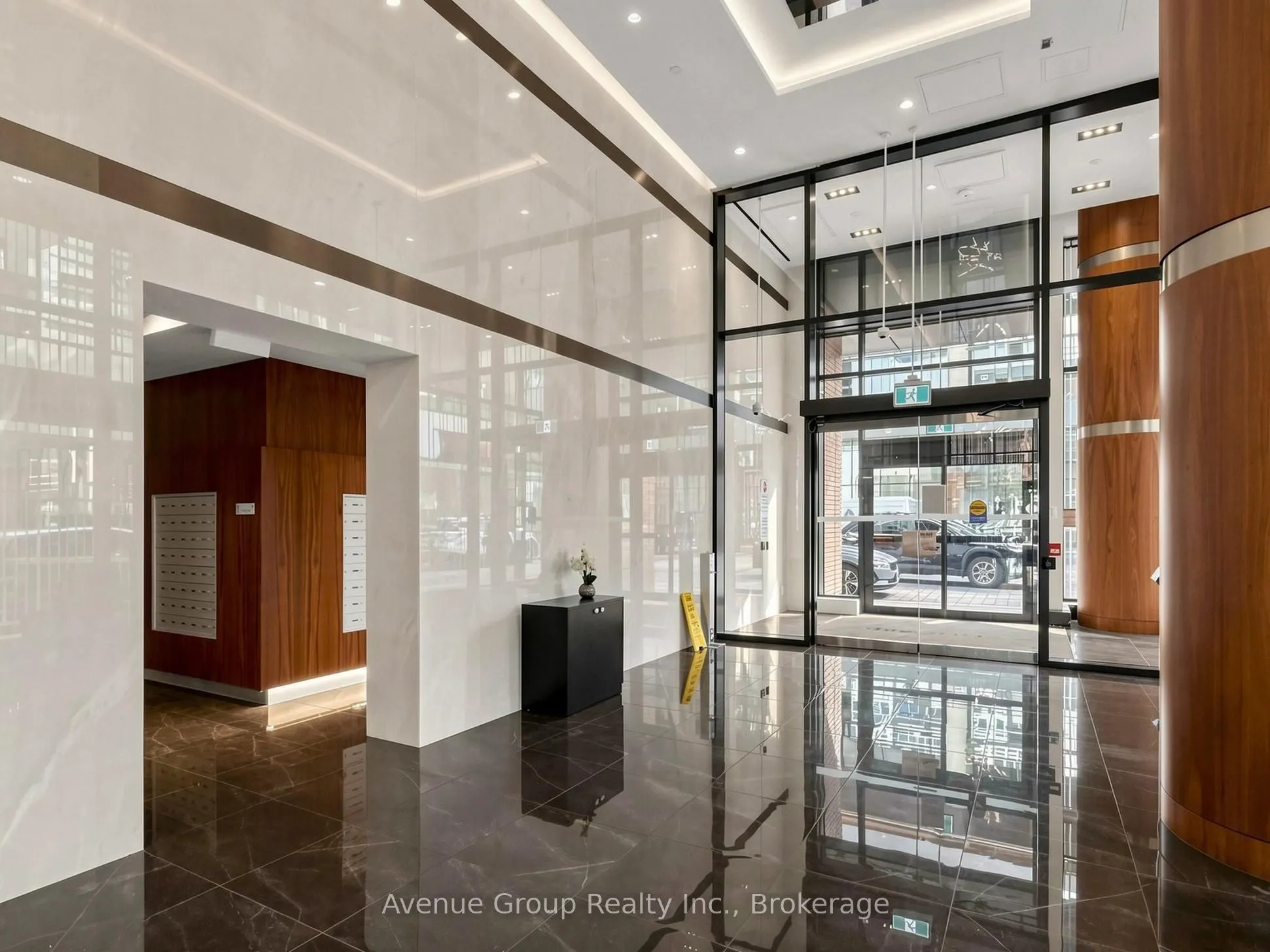 19 Bathurst Street #1105