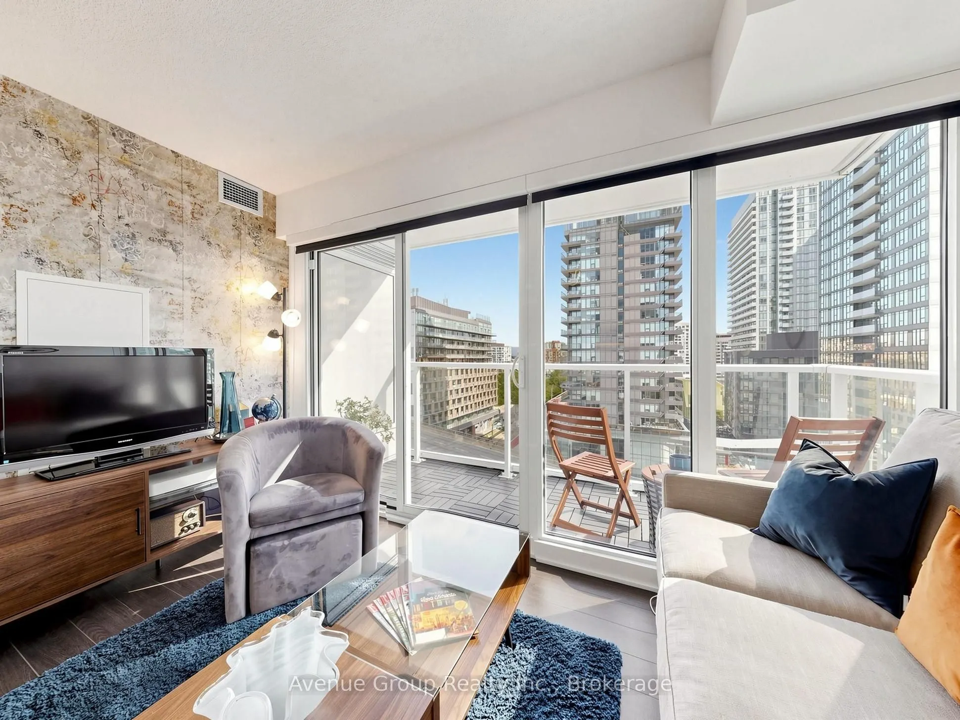 19 Bathurst Street #1105