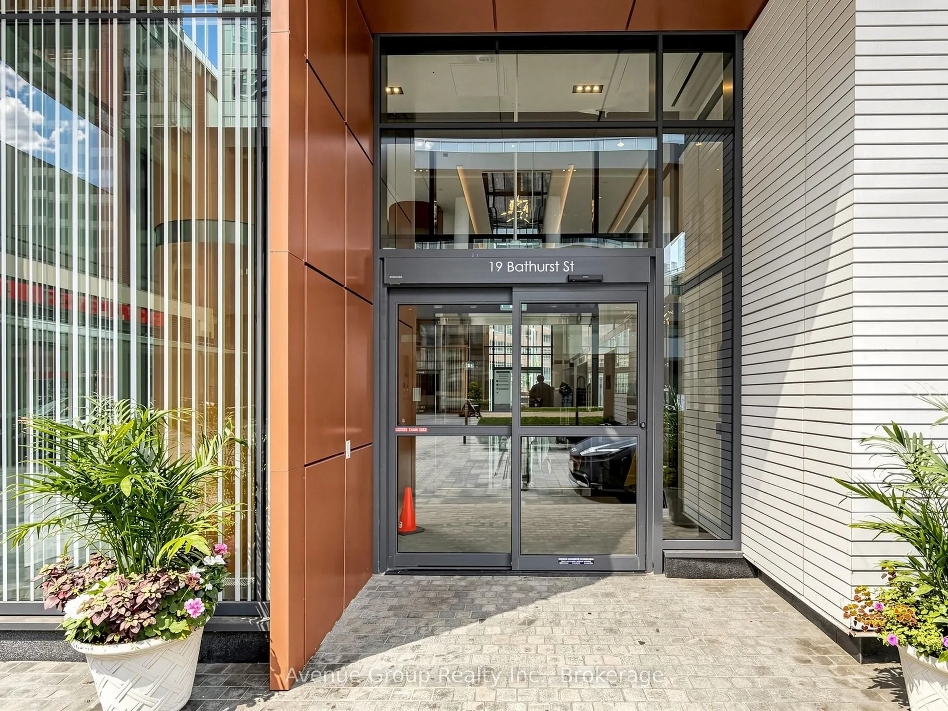 19 Bathurst Street #1105