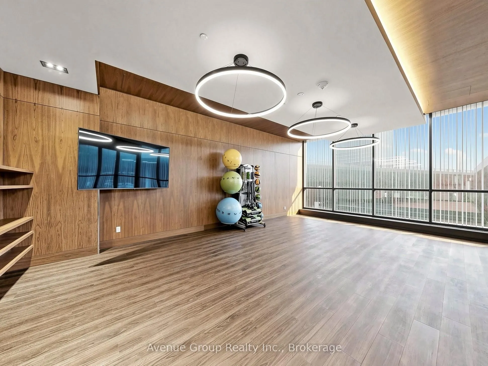 19 Bathurst Street #1105