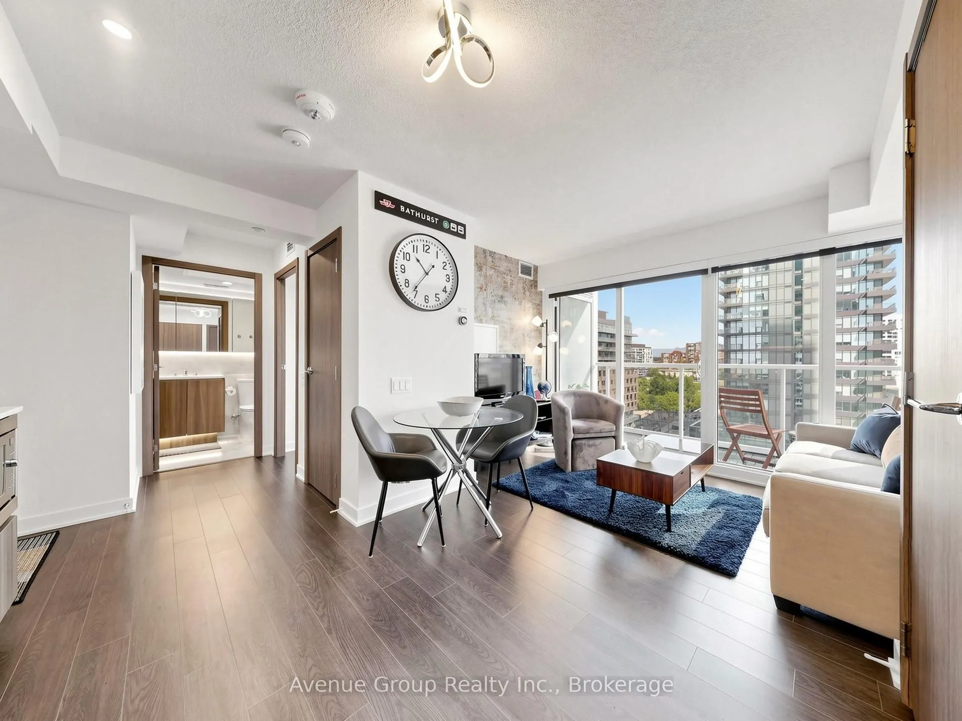 19 Bathurst Street #1105