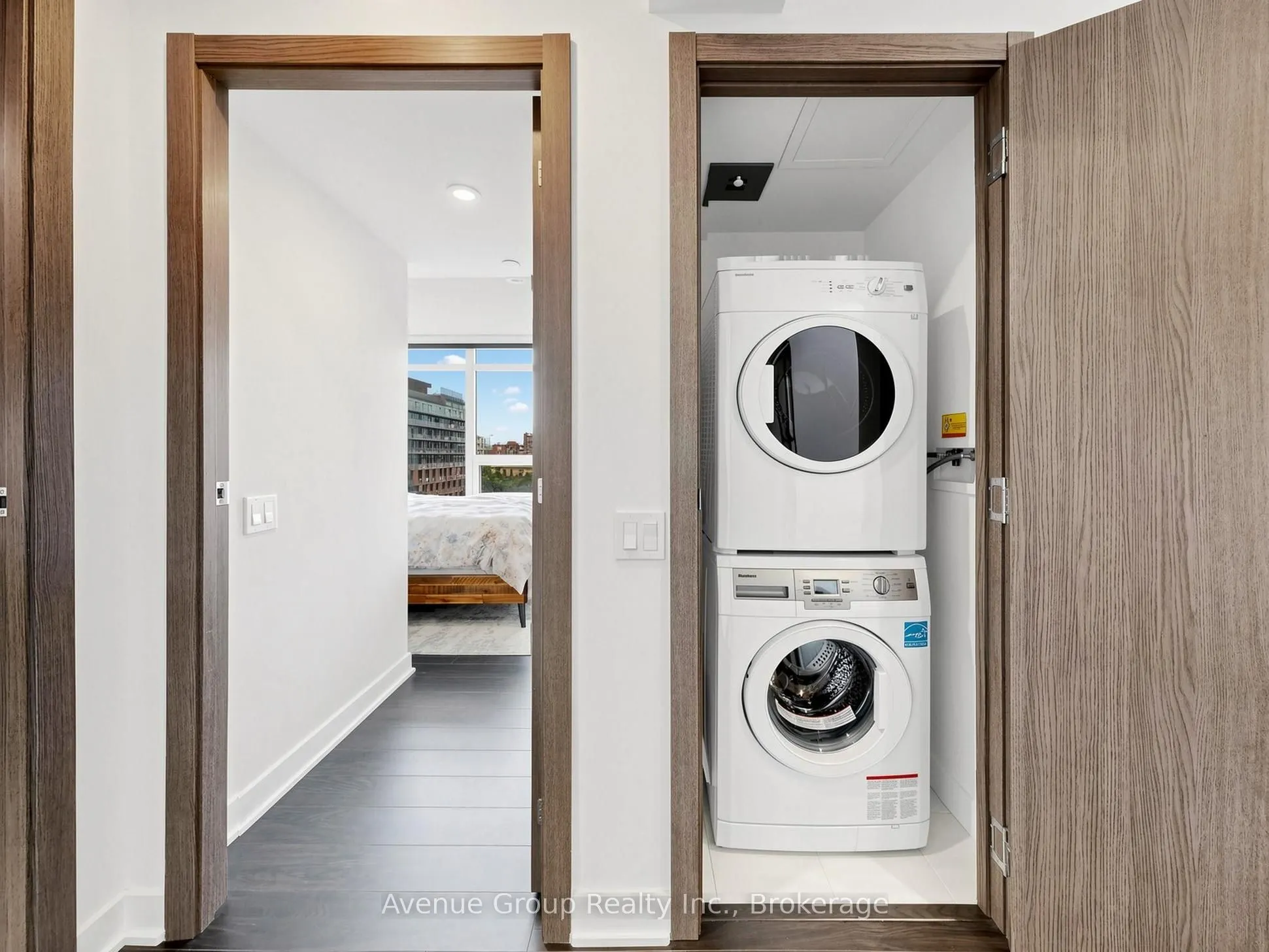 19 Bathurst Street #1105