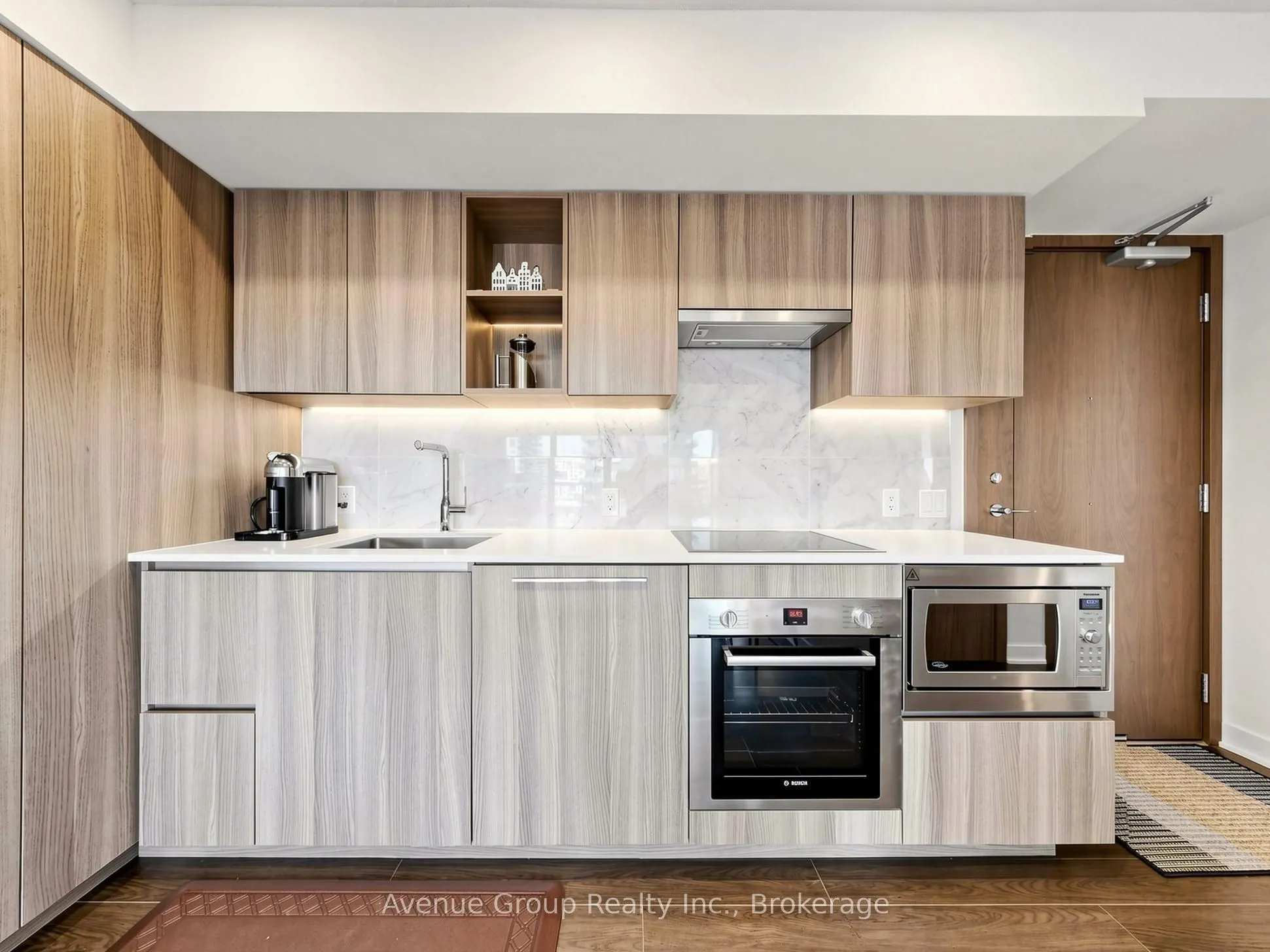 19 Bathurst Street #1105
