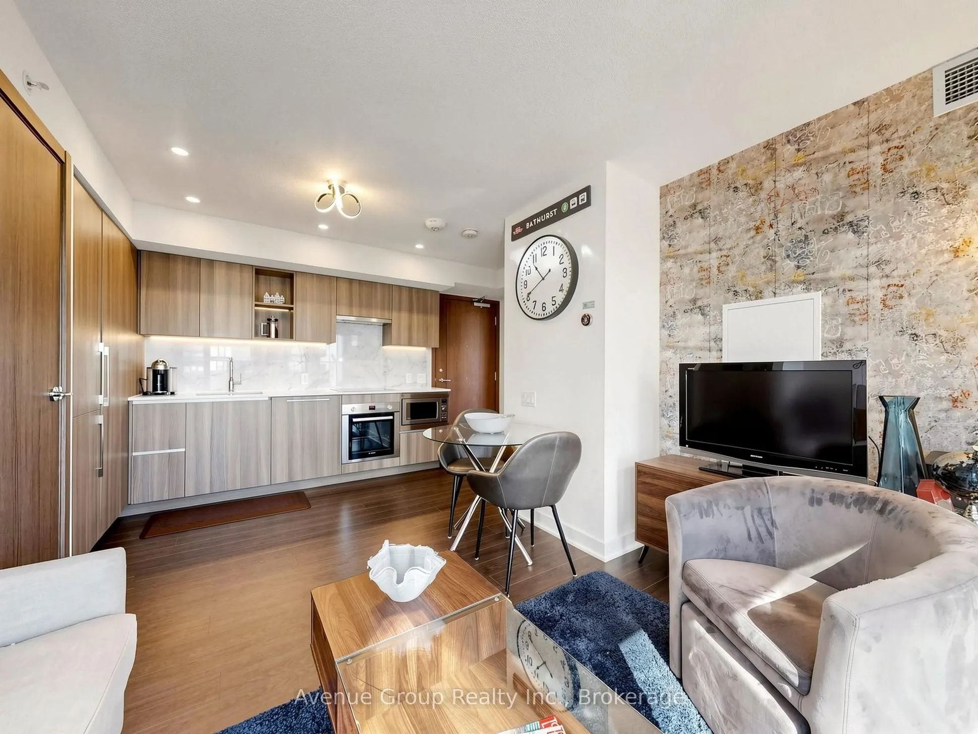 19 Bathurst Street #1105