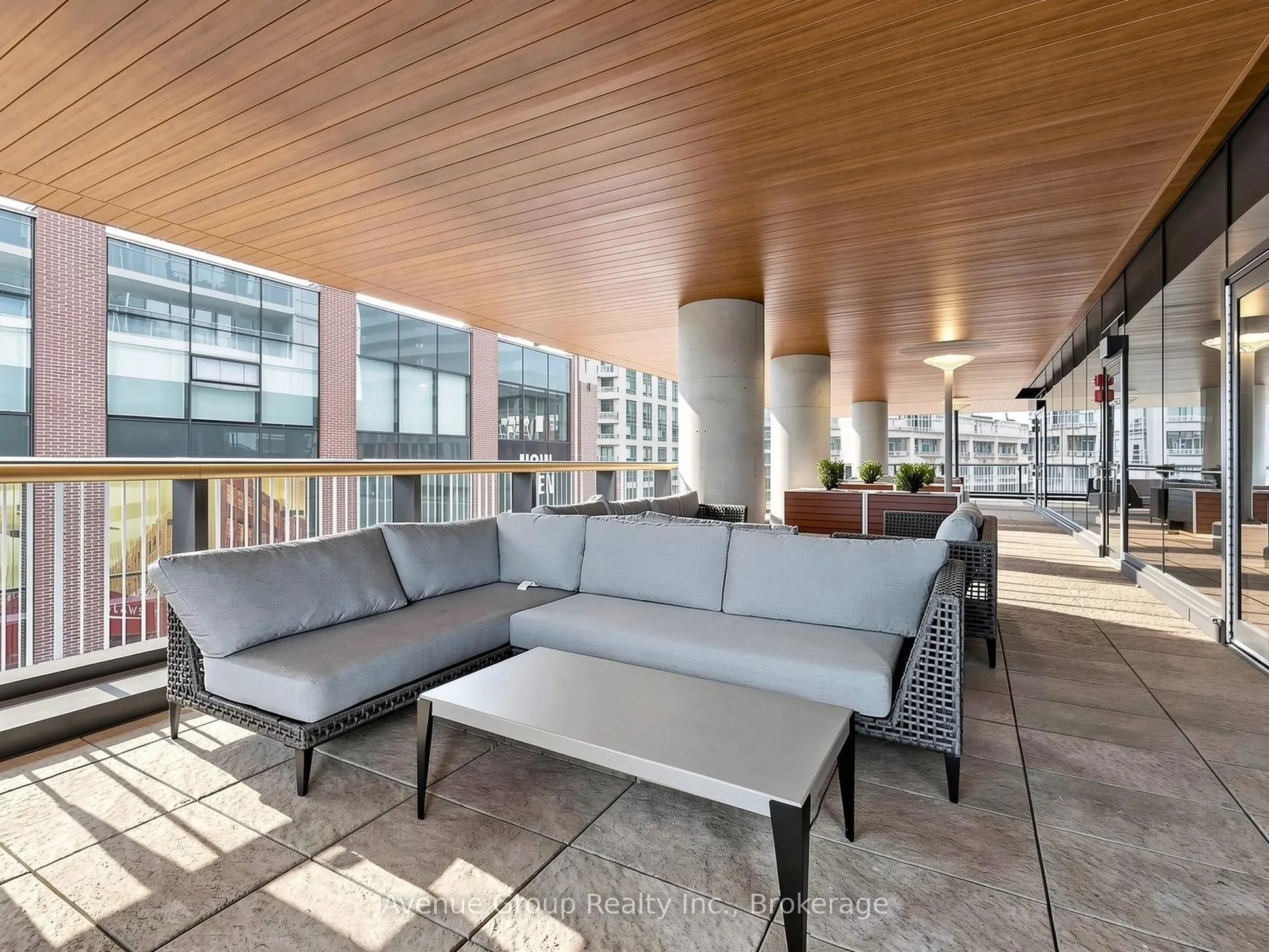 19 Bathurst Street #1105
