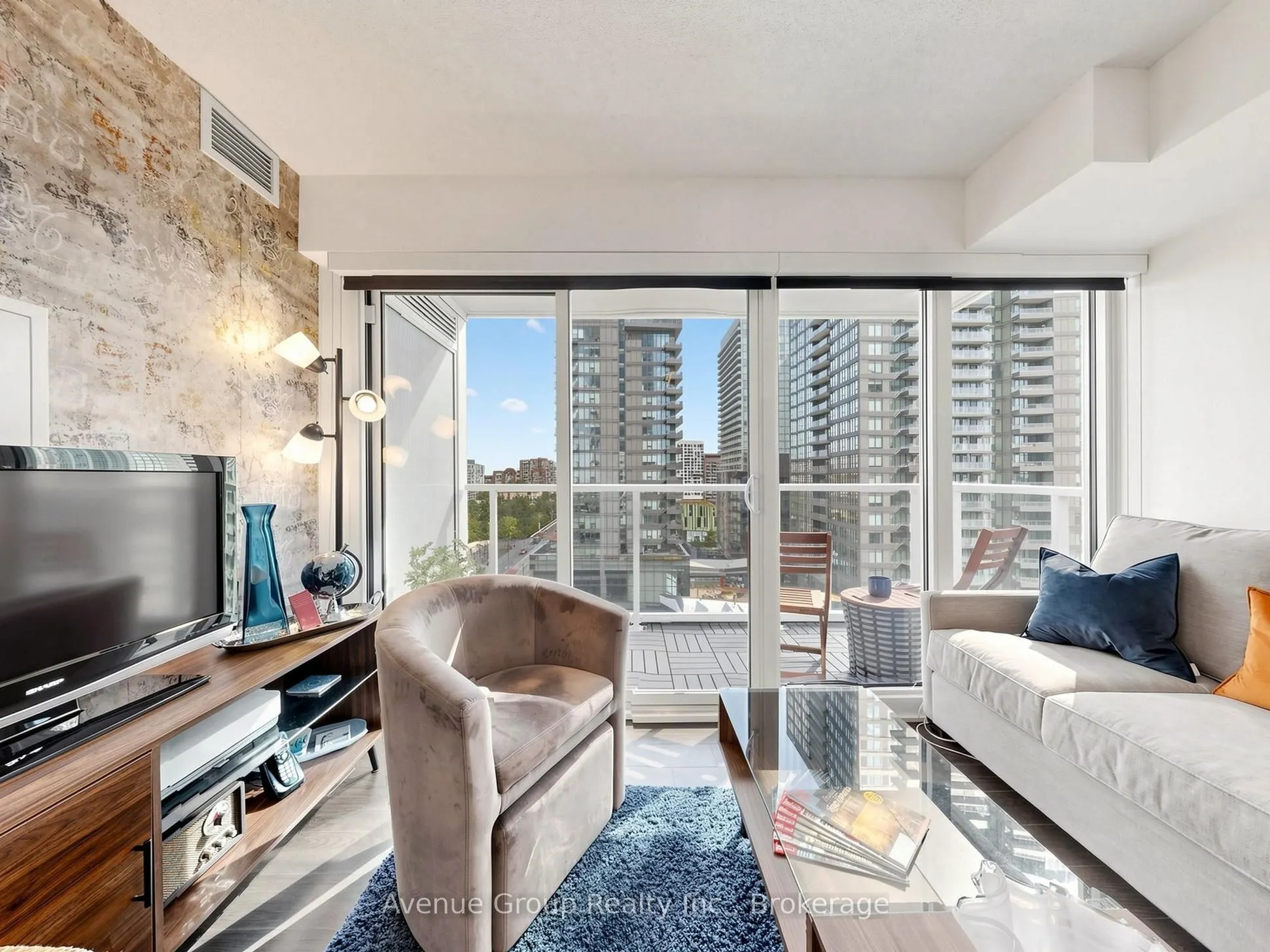 19 Bathurst Street #1105