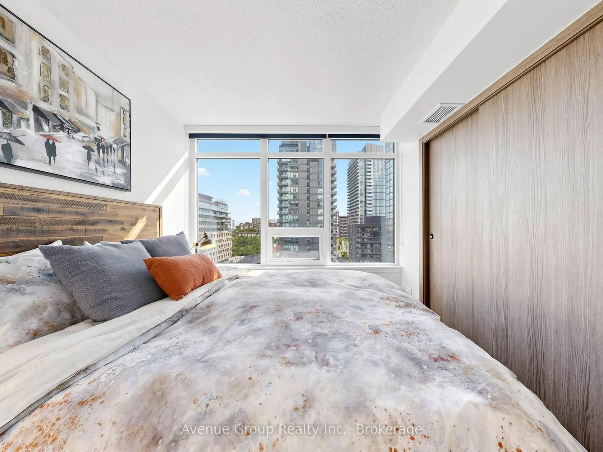19 Bathurst Street #1105
