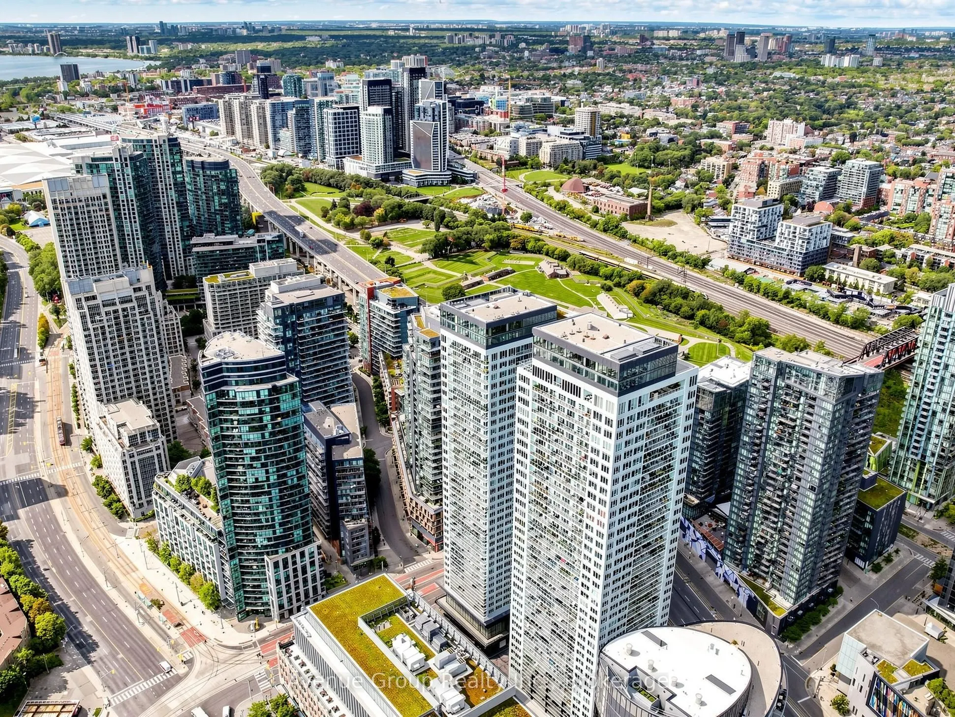 19 Bathurst Street #1105