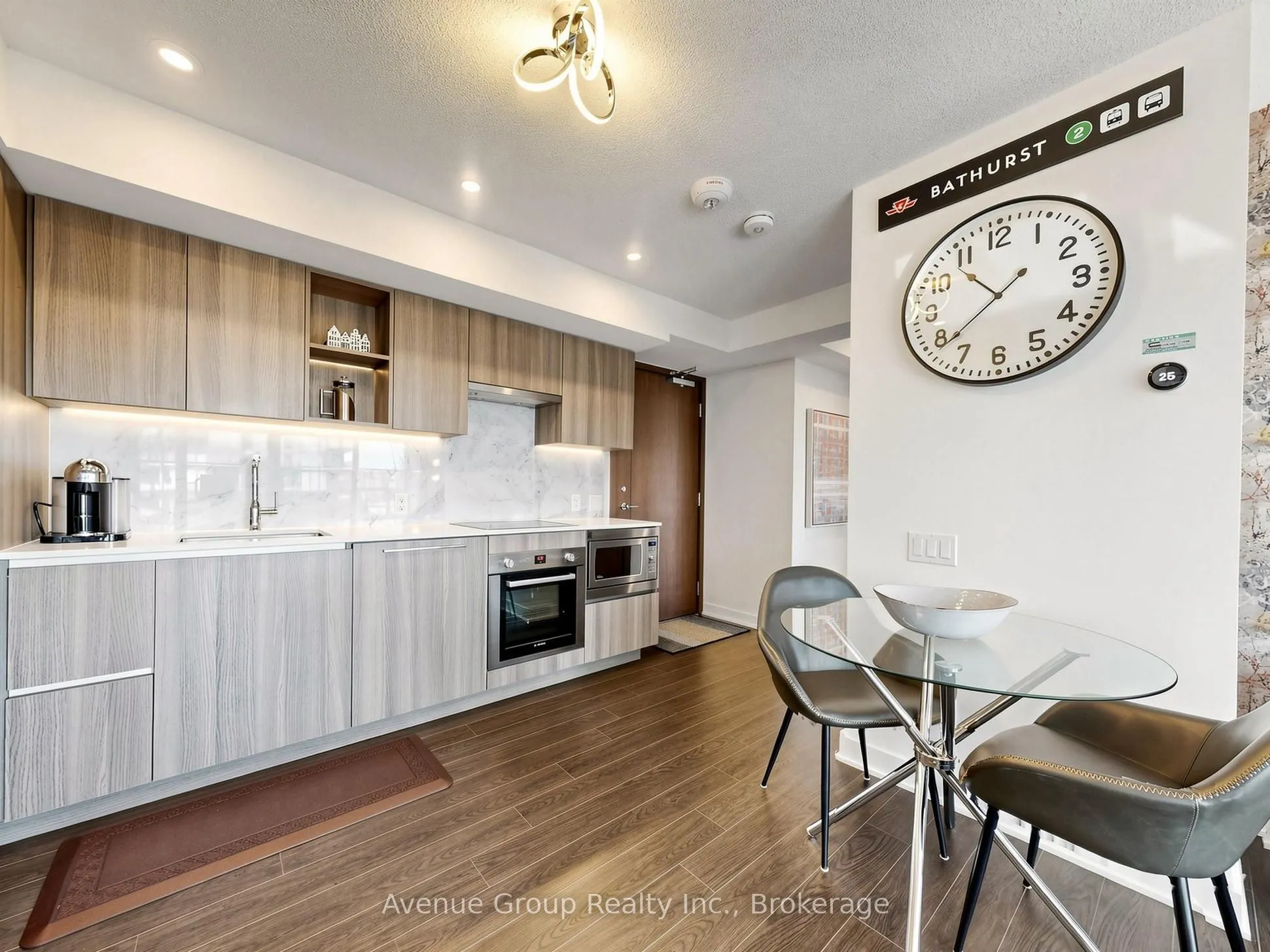 19 Bathurst Street #1105