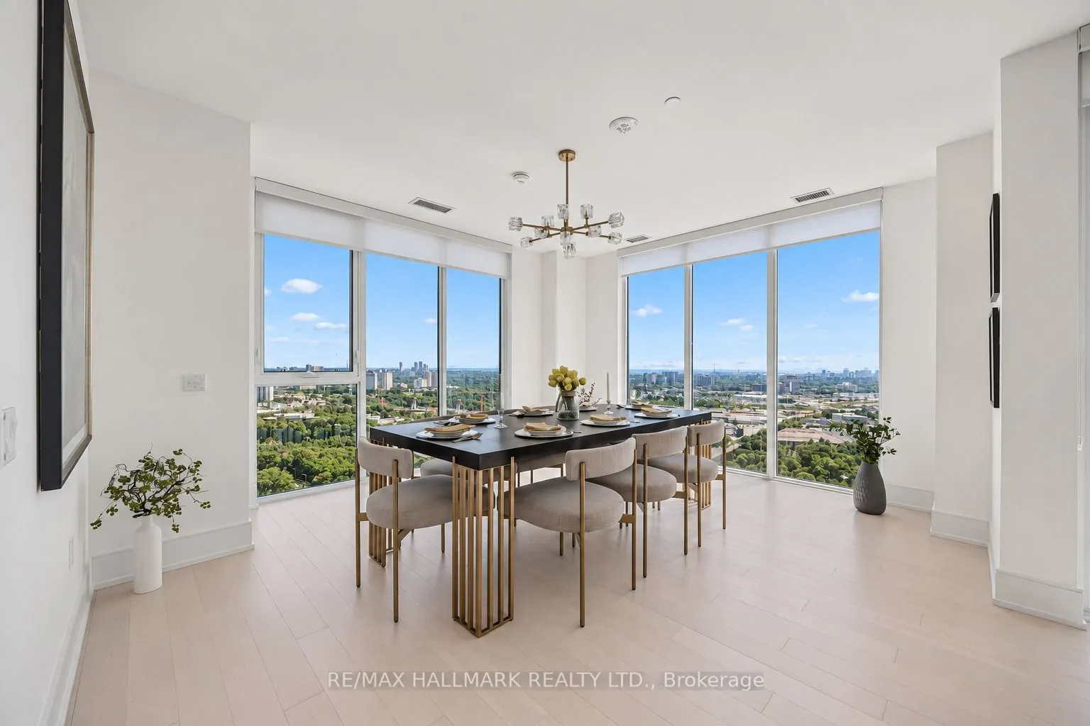 10 Inn on the Park Drive #3109
