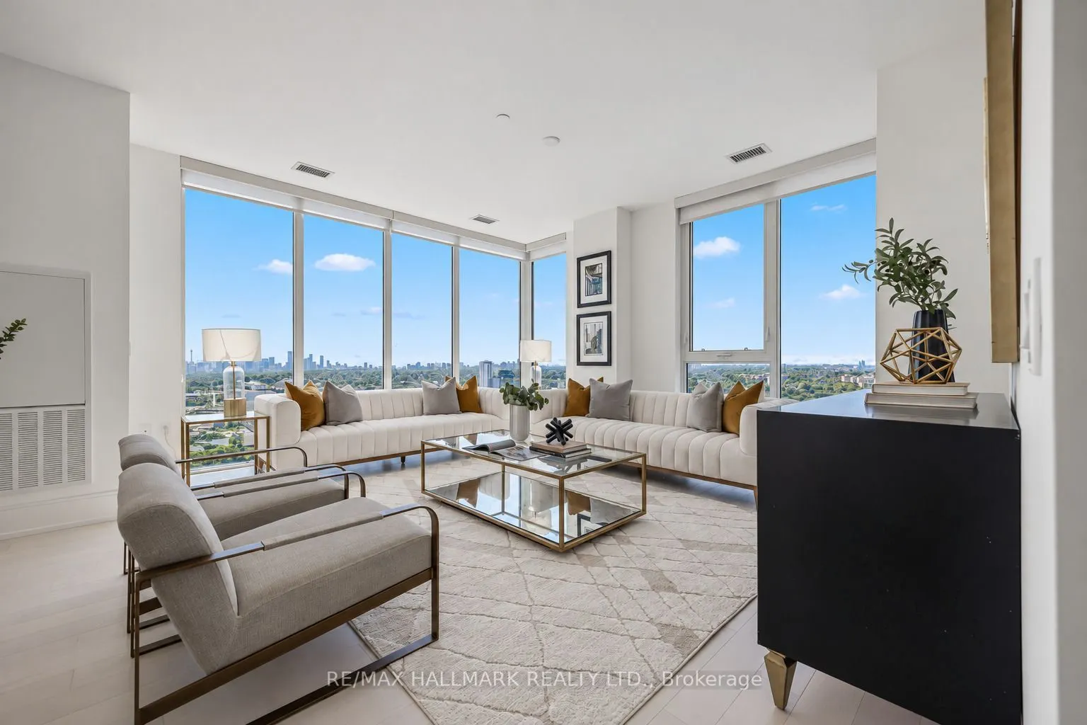 10 Inn on the Park Drive #3109