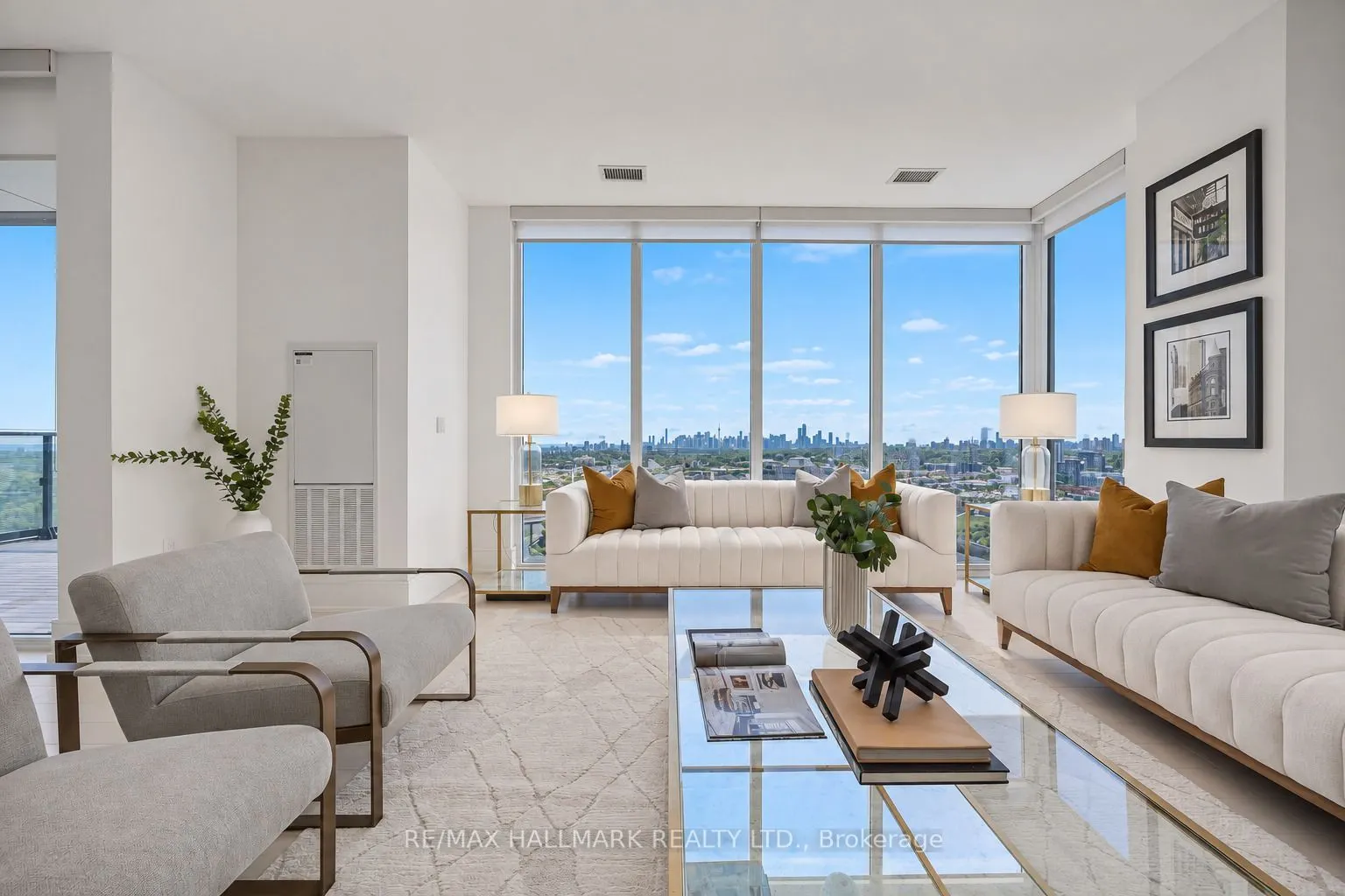 10 Inn on the Park Drive #3109