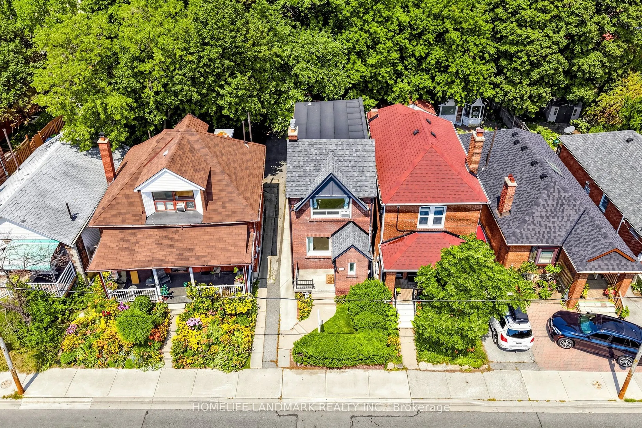 190 Lawrence Avenue W