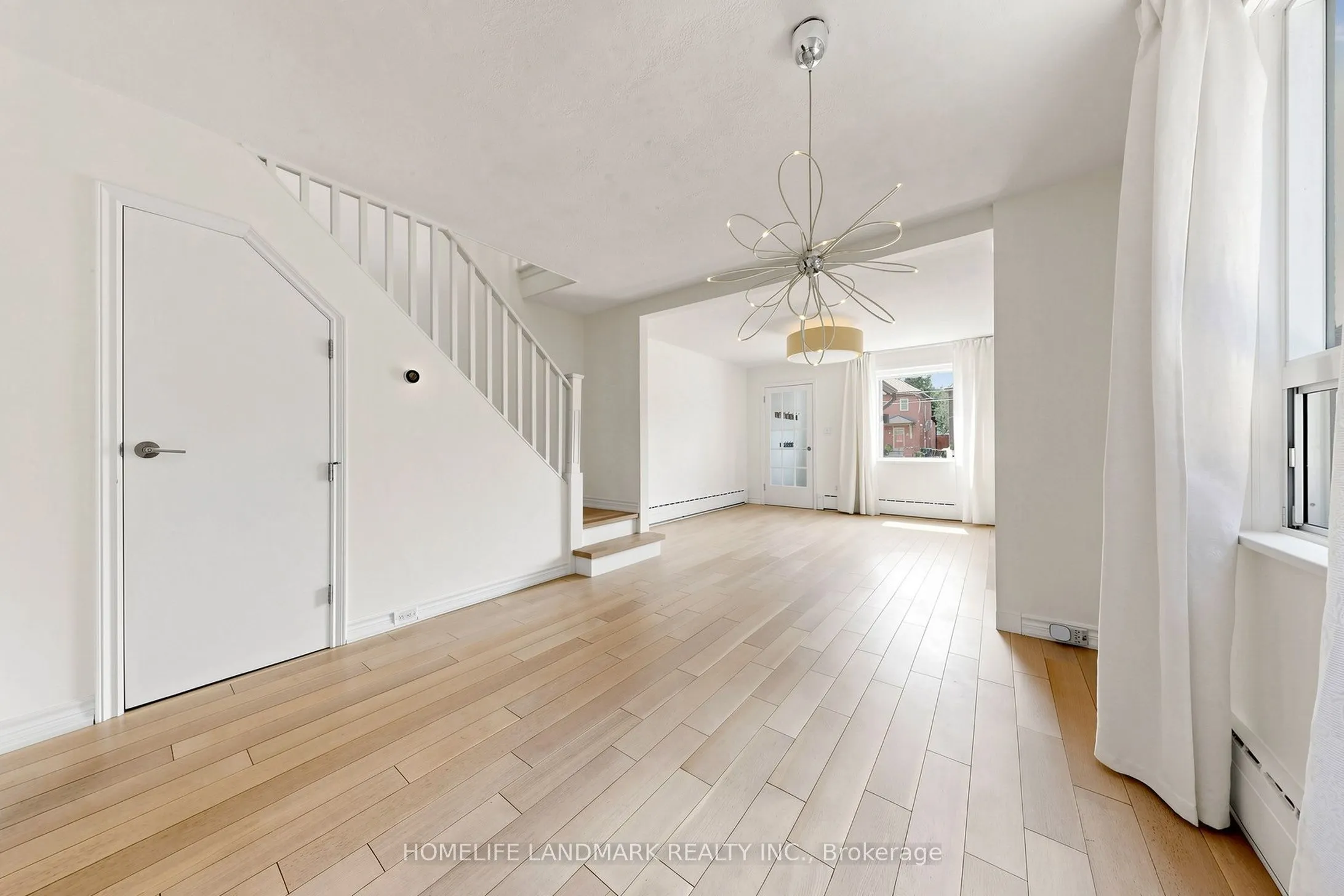 190 Lawrence Avenue W
