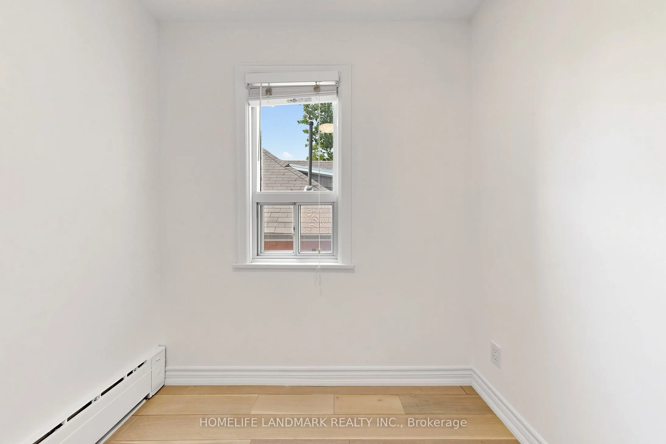 190 Lawrence Avenue W
