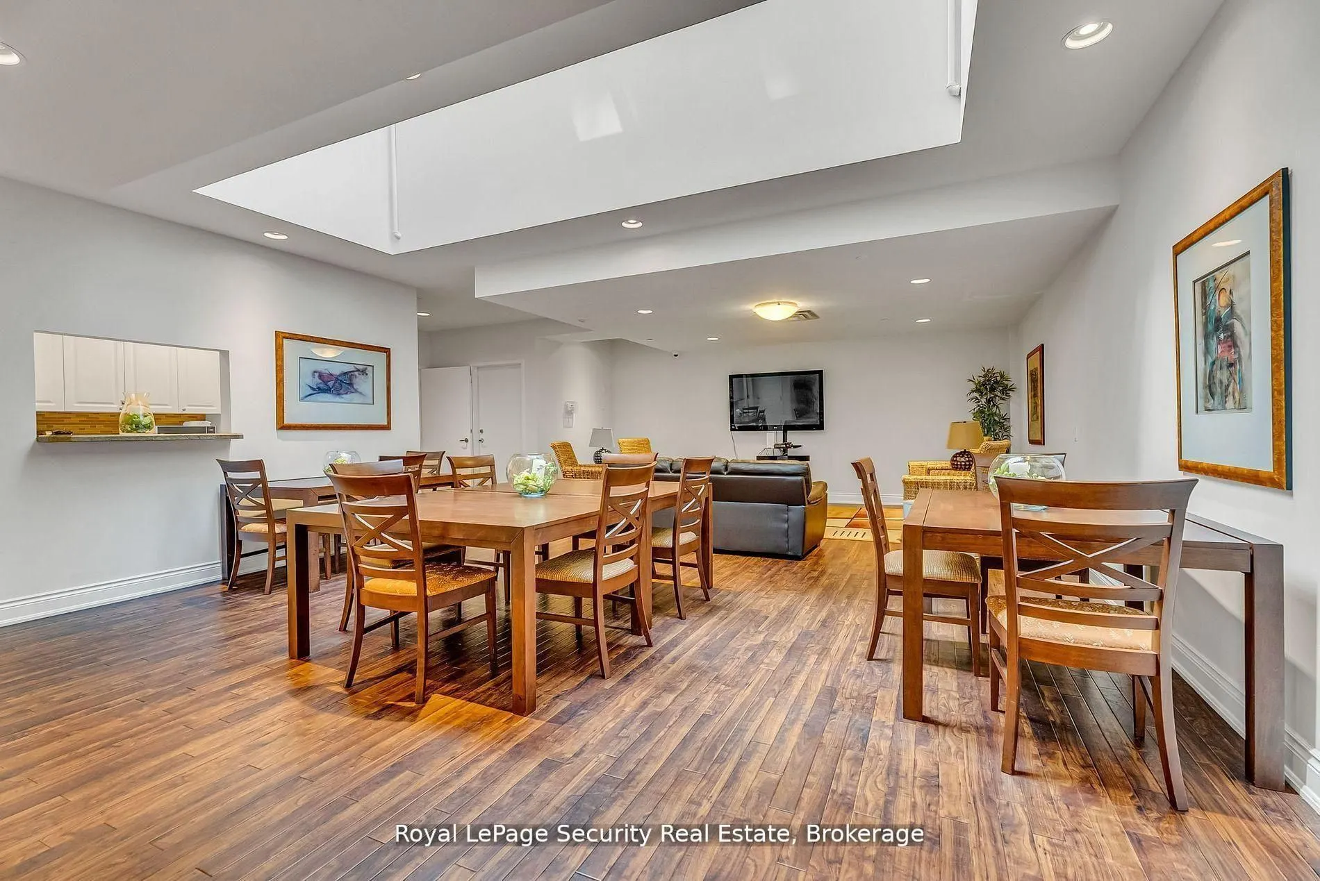 980 Yonge Street #403