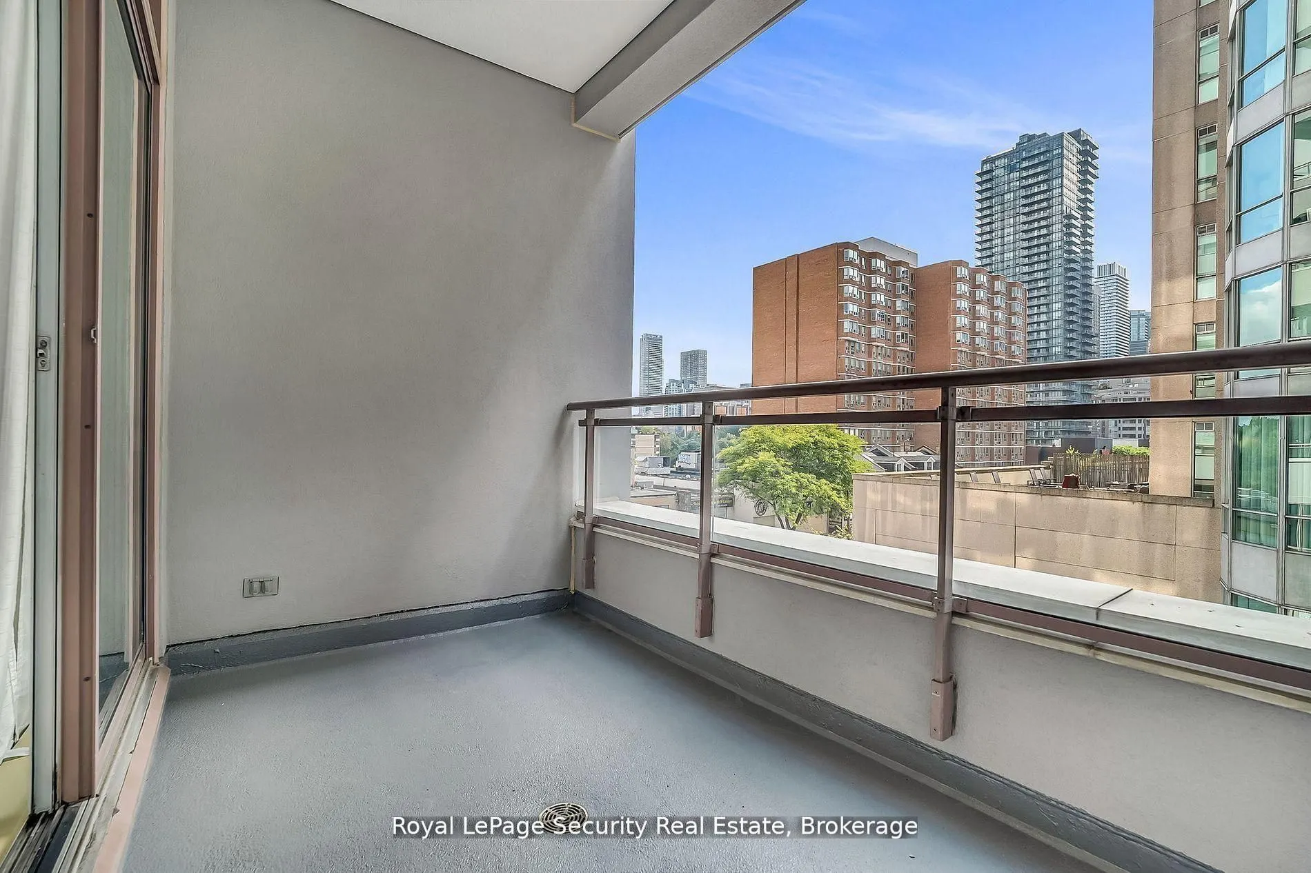 980 Yonge Street #403