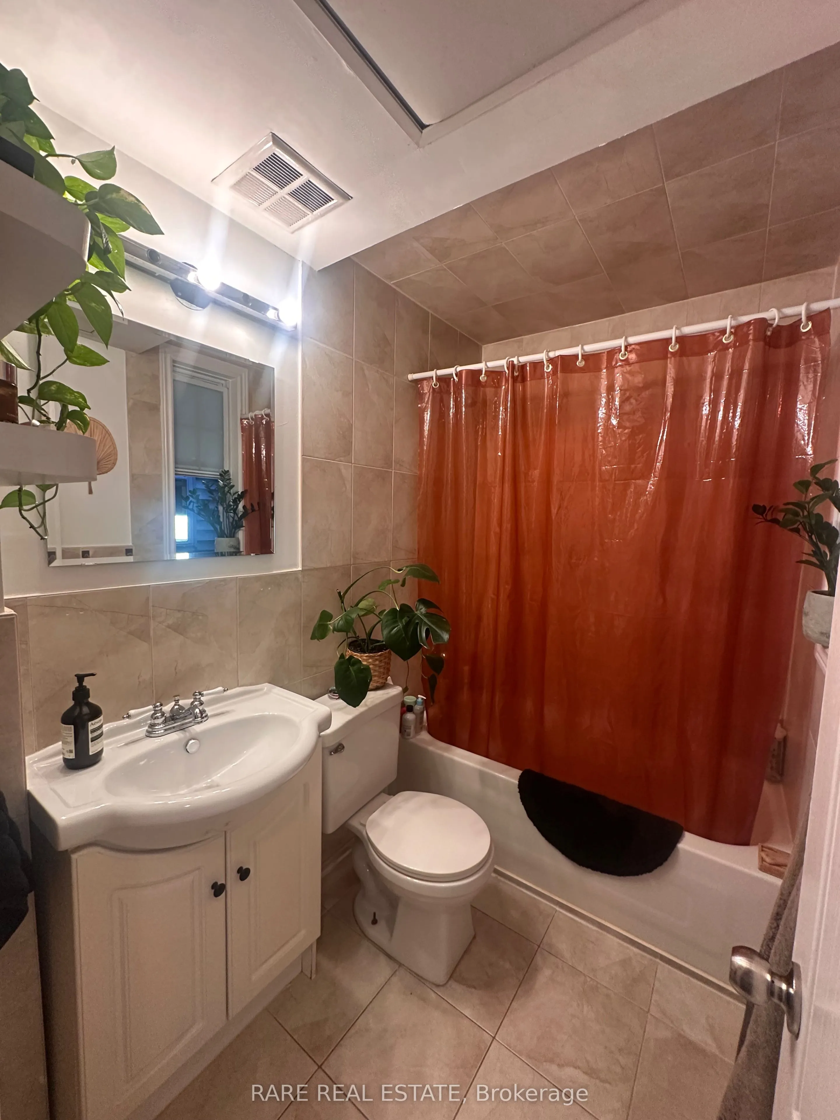 198 Augusta Avenue #3