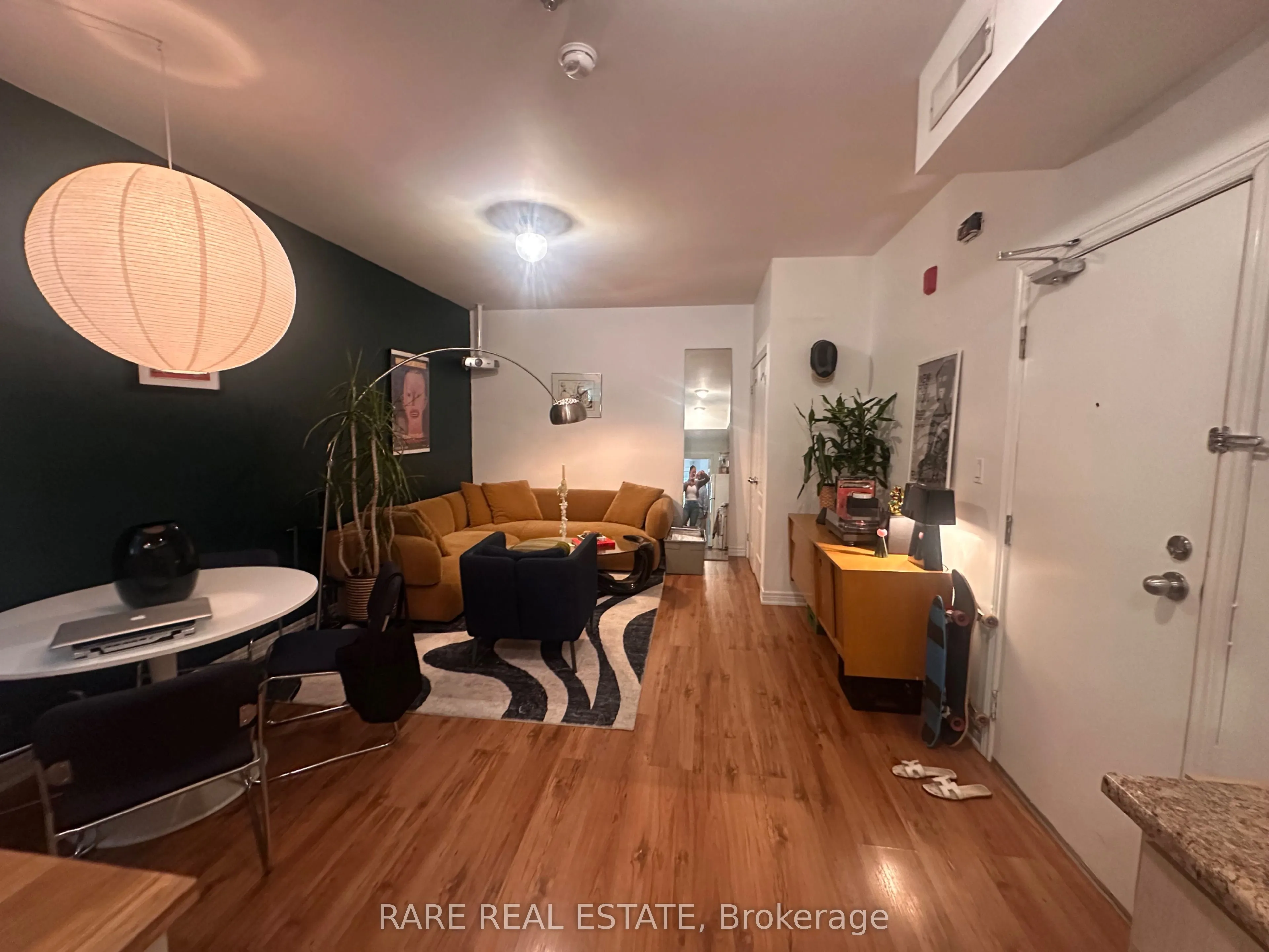 198 Augusta Avenue #3