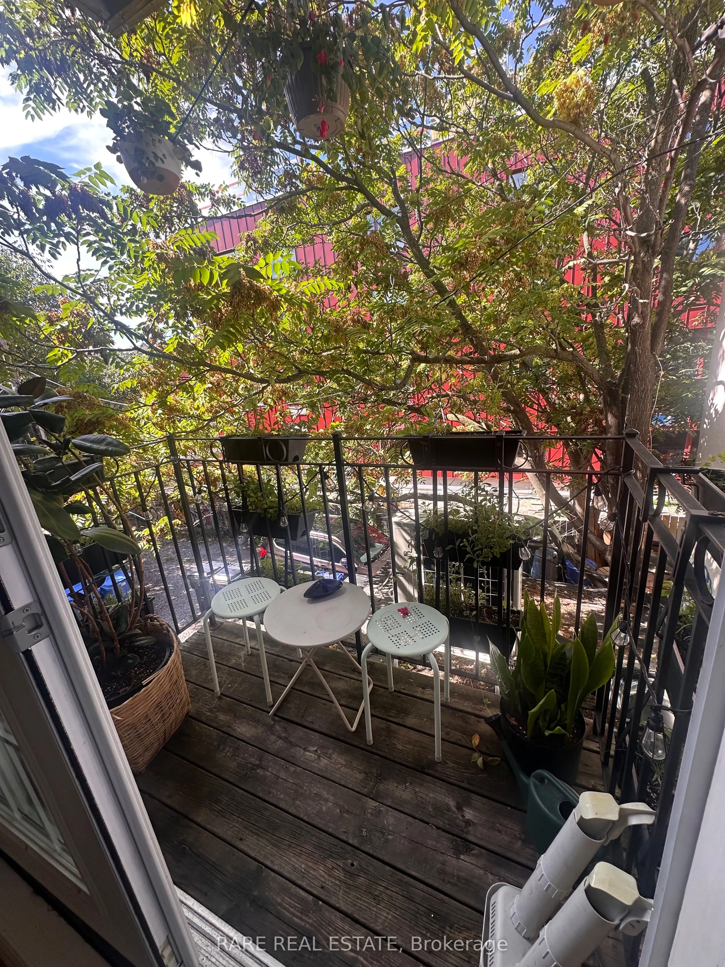 198 Augusta Avenue #3