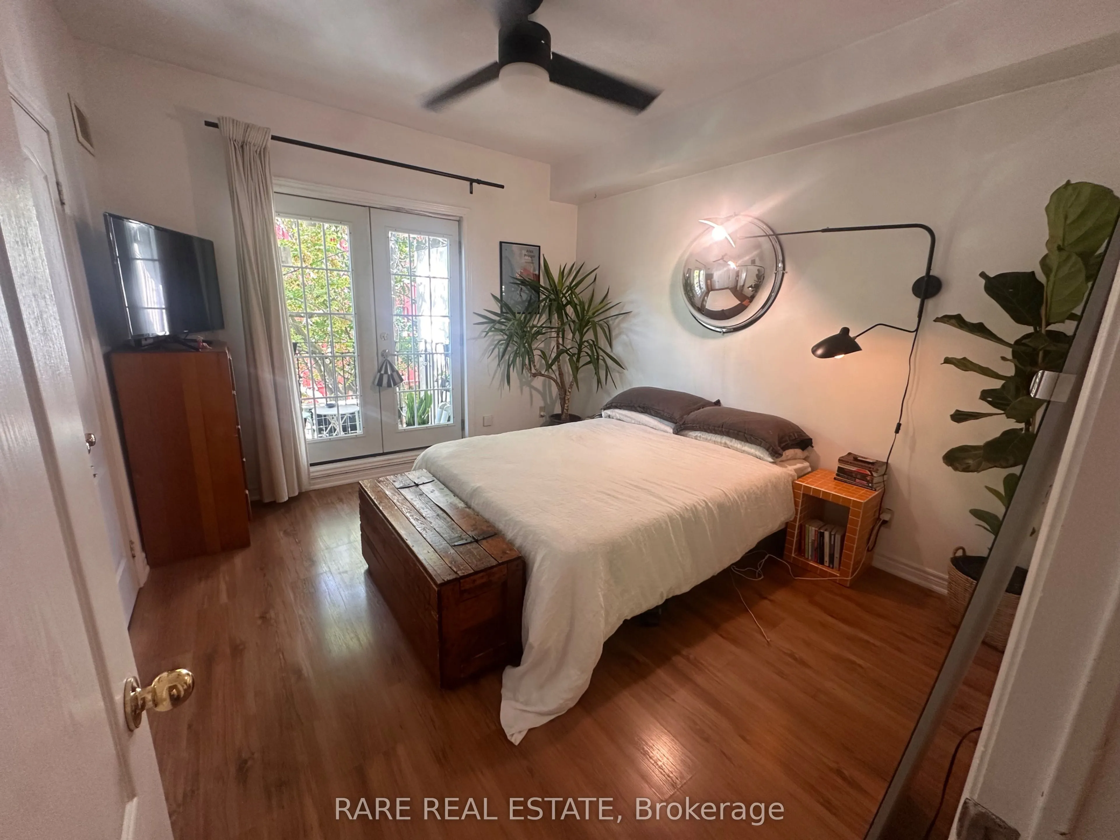 198 Augusta Avenue #3