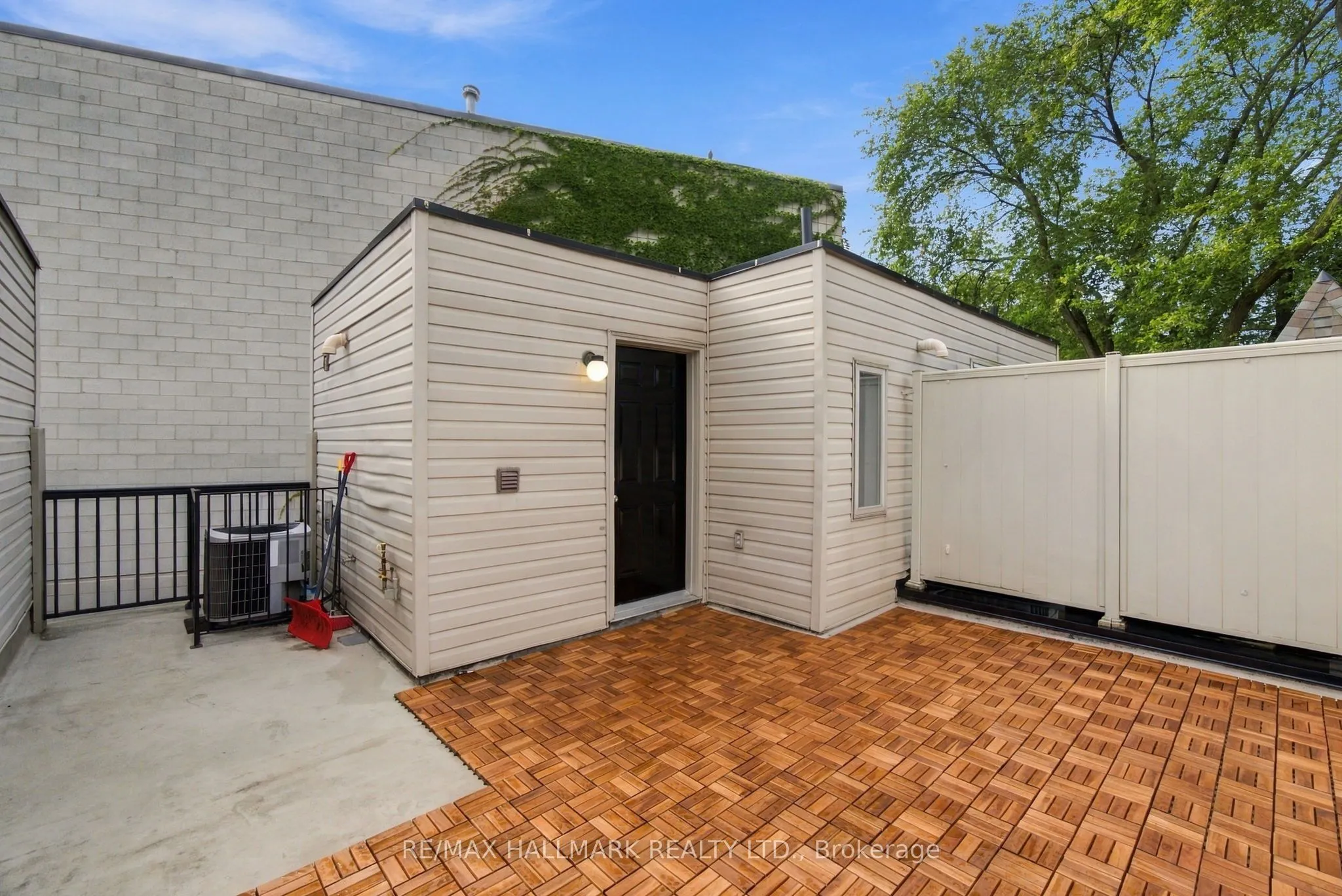 549 Shuter Street