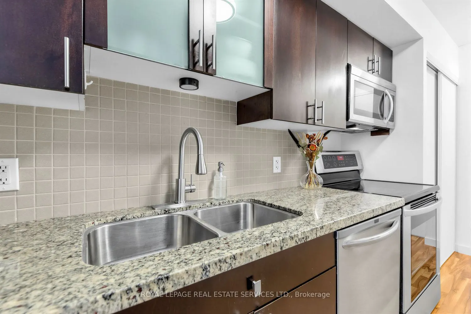 1005 King Street W #337