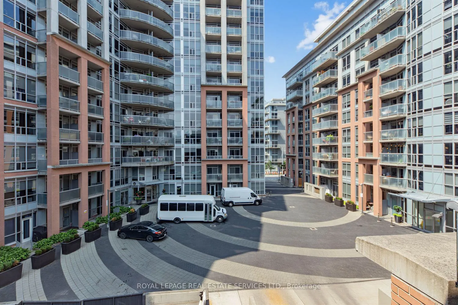 1005 King Street W #337
