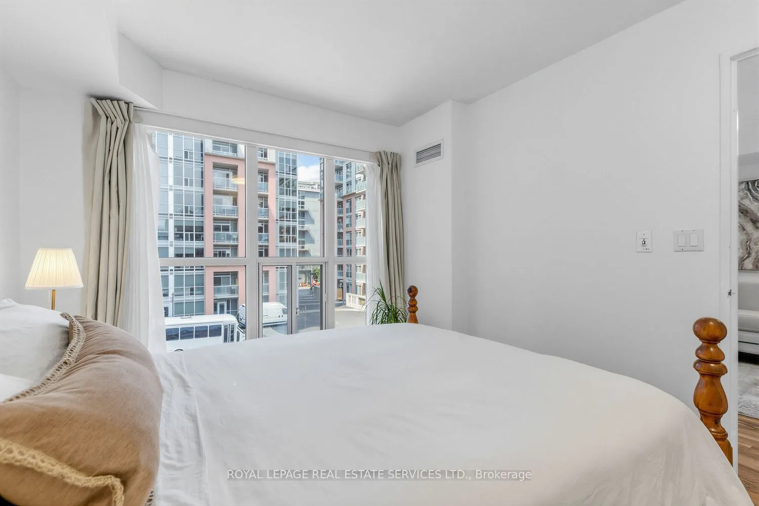 1005 King Street W #337