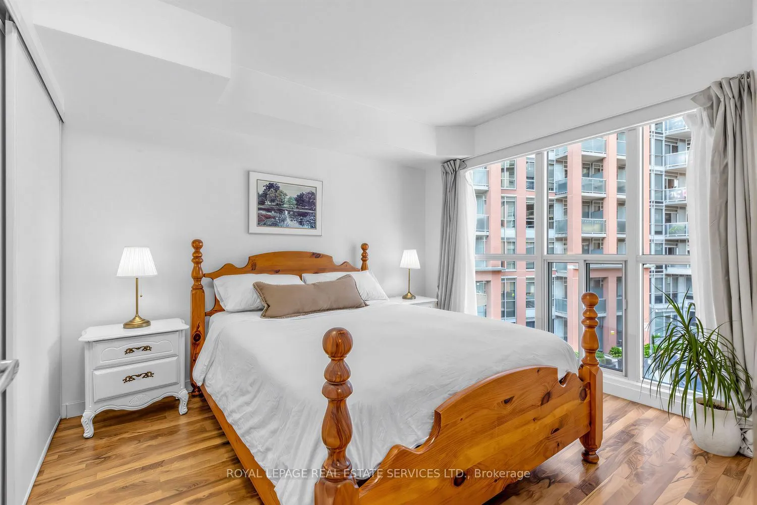 1005 King Street W #337