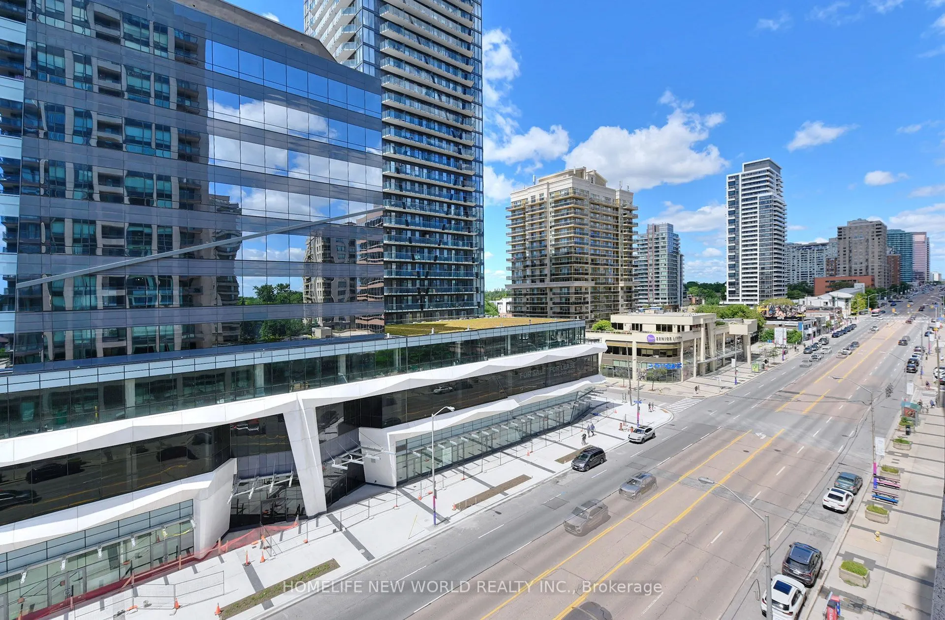 18 Parkview Avenue #811
