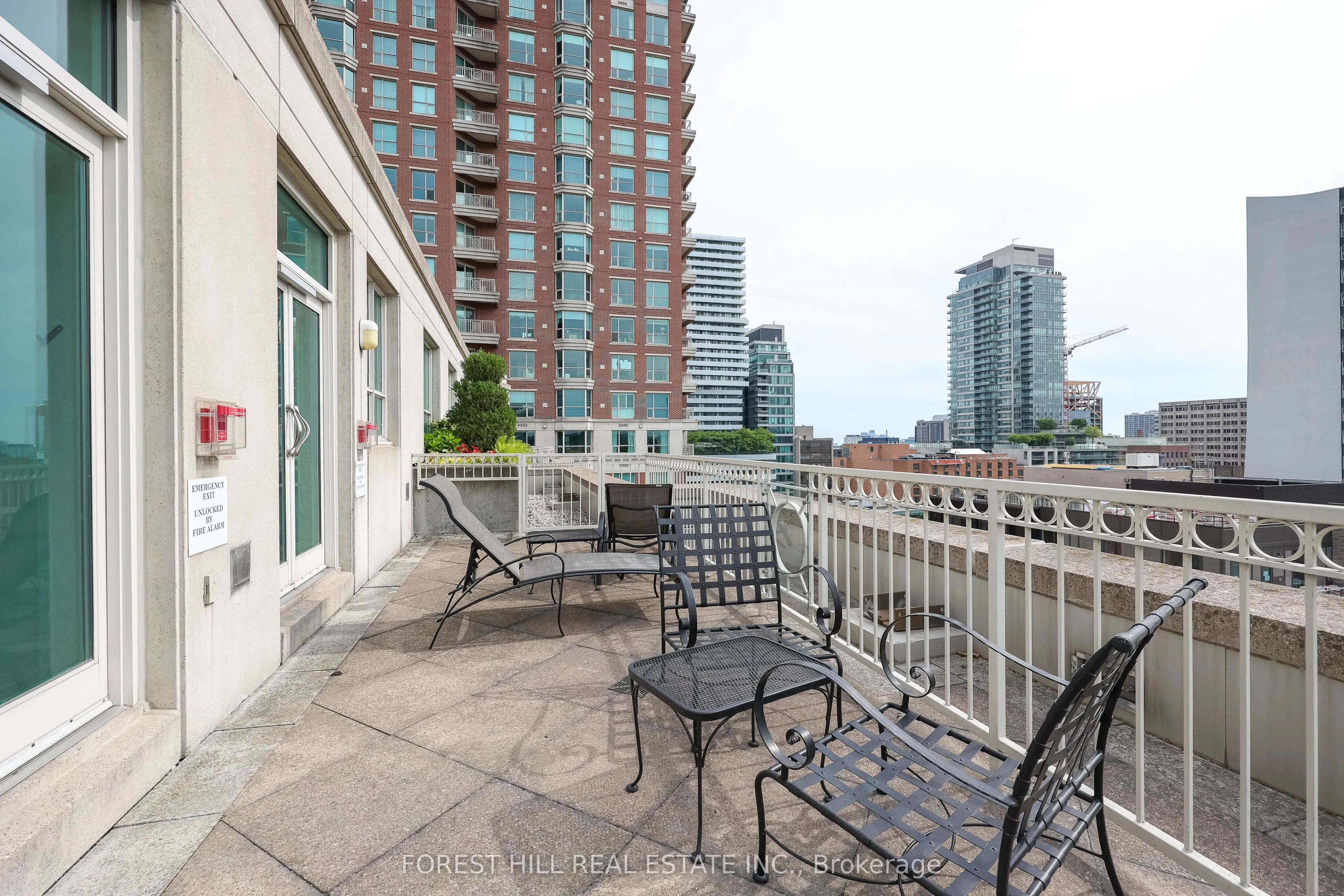 38 Avenue Road #305